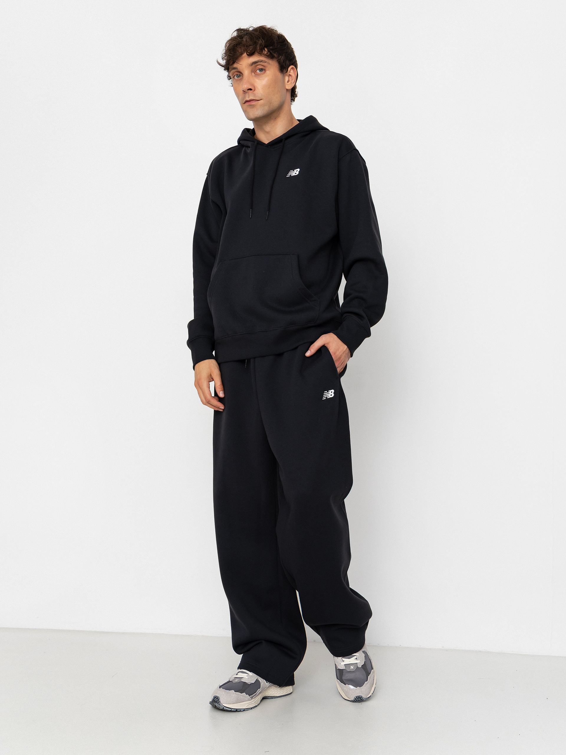 Hanorac cu glugă New Balance Sport Essentials Fleece HD (black)