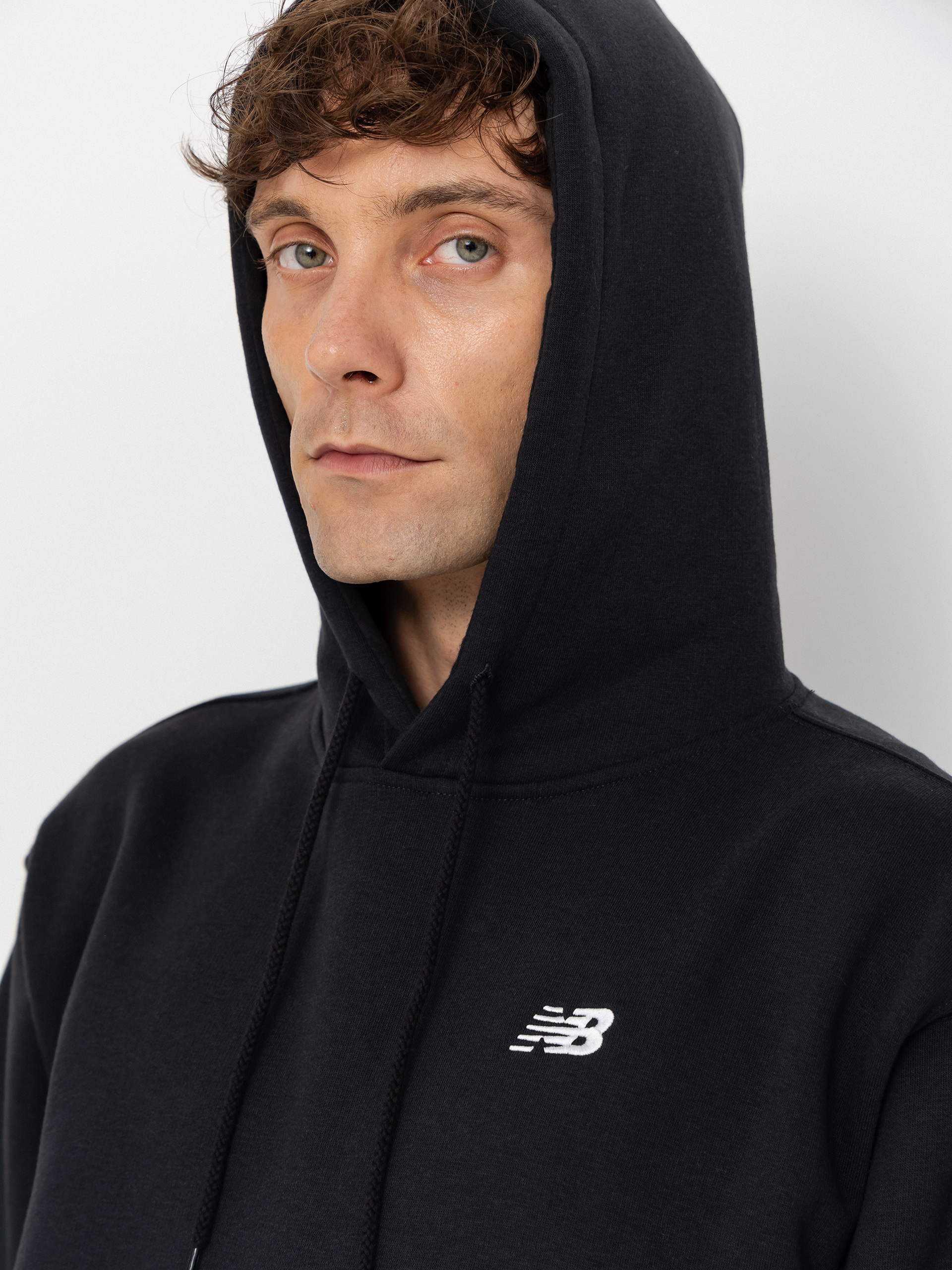 Hanorac cu glugă New Balance Sport Essentials Fleece HD (black)