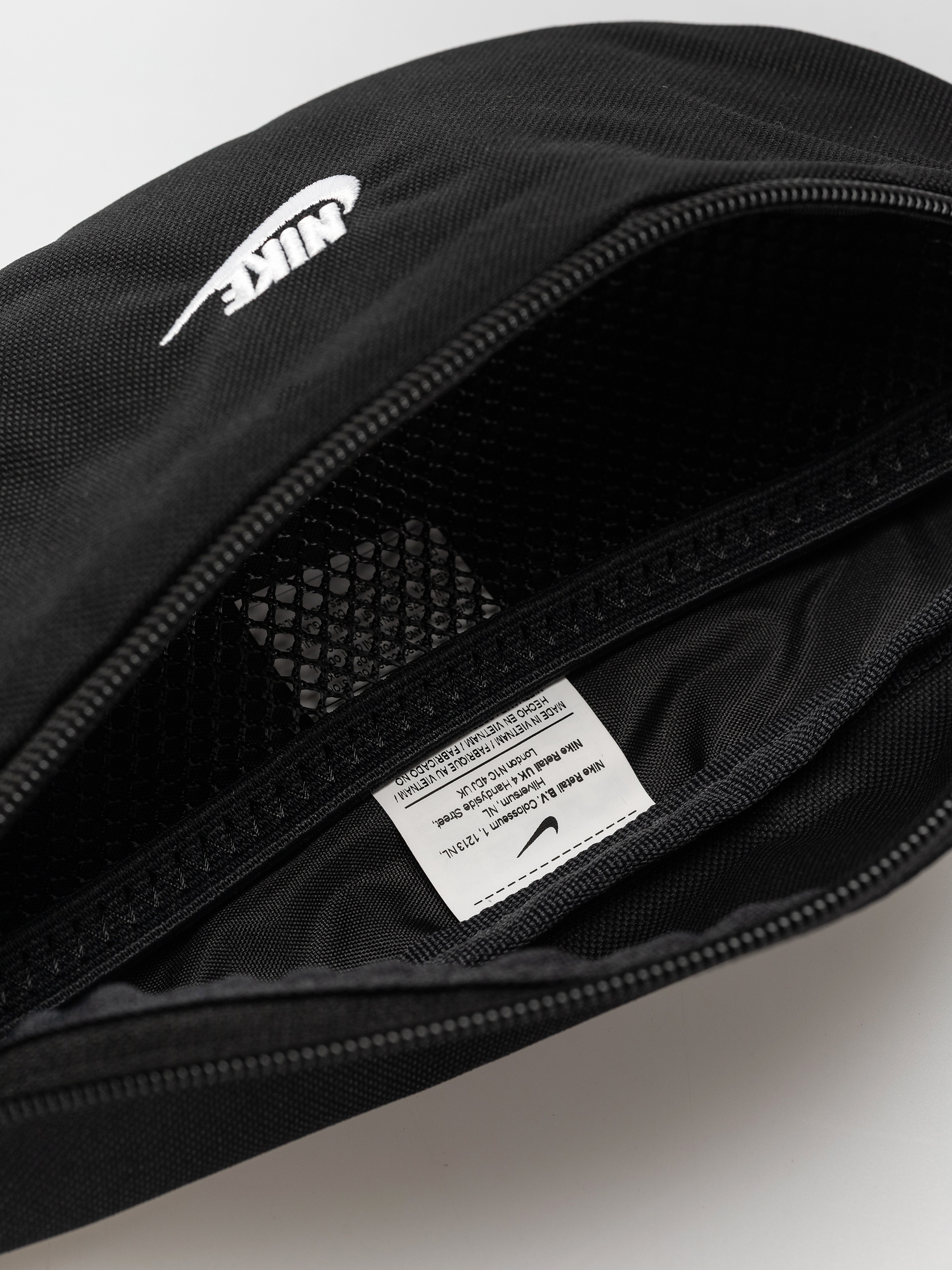 Borsetă de brâu Nike SB Heritage 2.0 S (black/black/white)