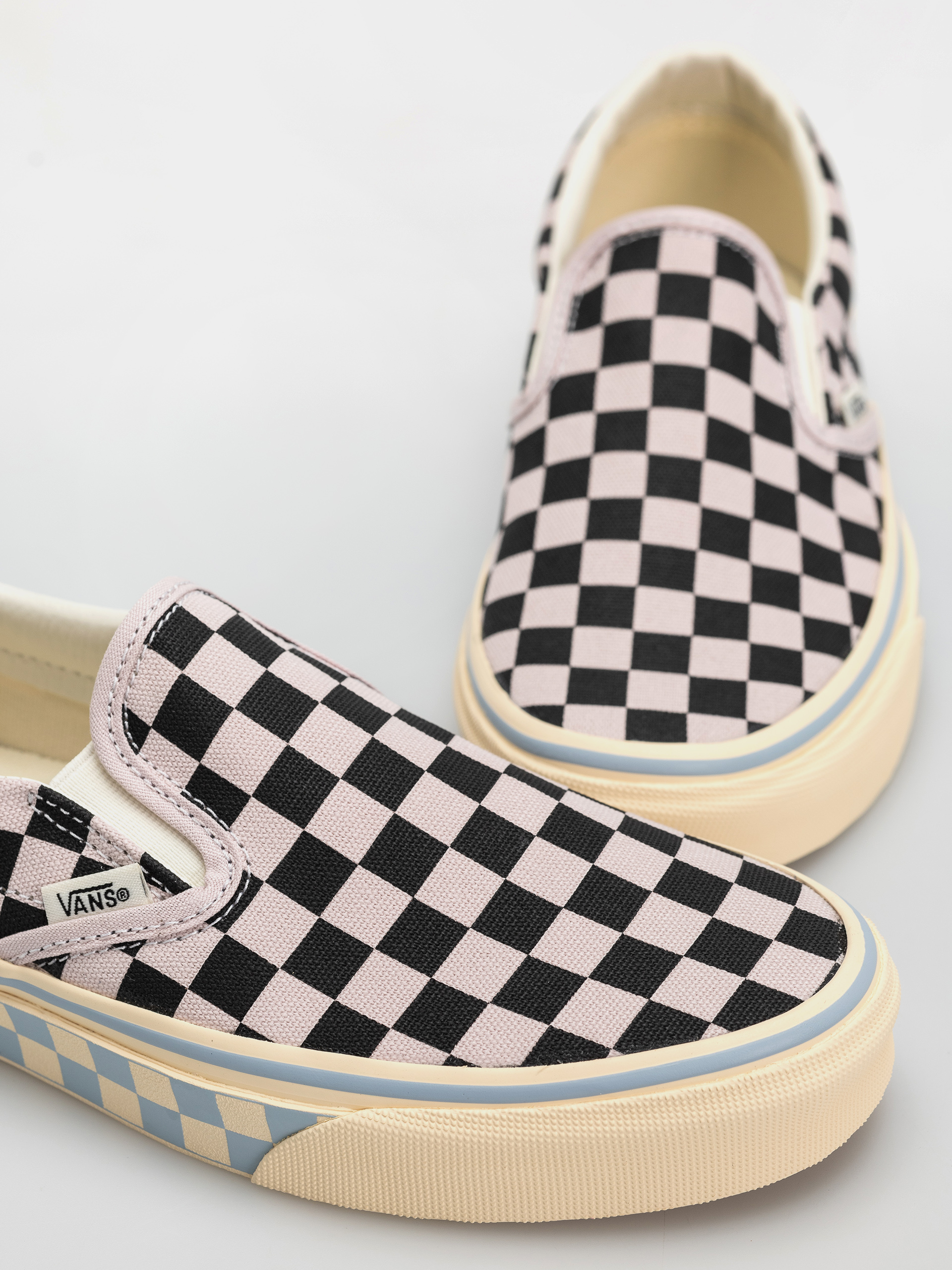 Pantofi Vans Classic Slip On (pale petal pink)
