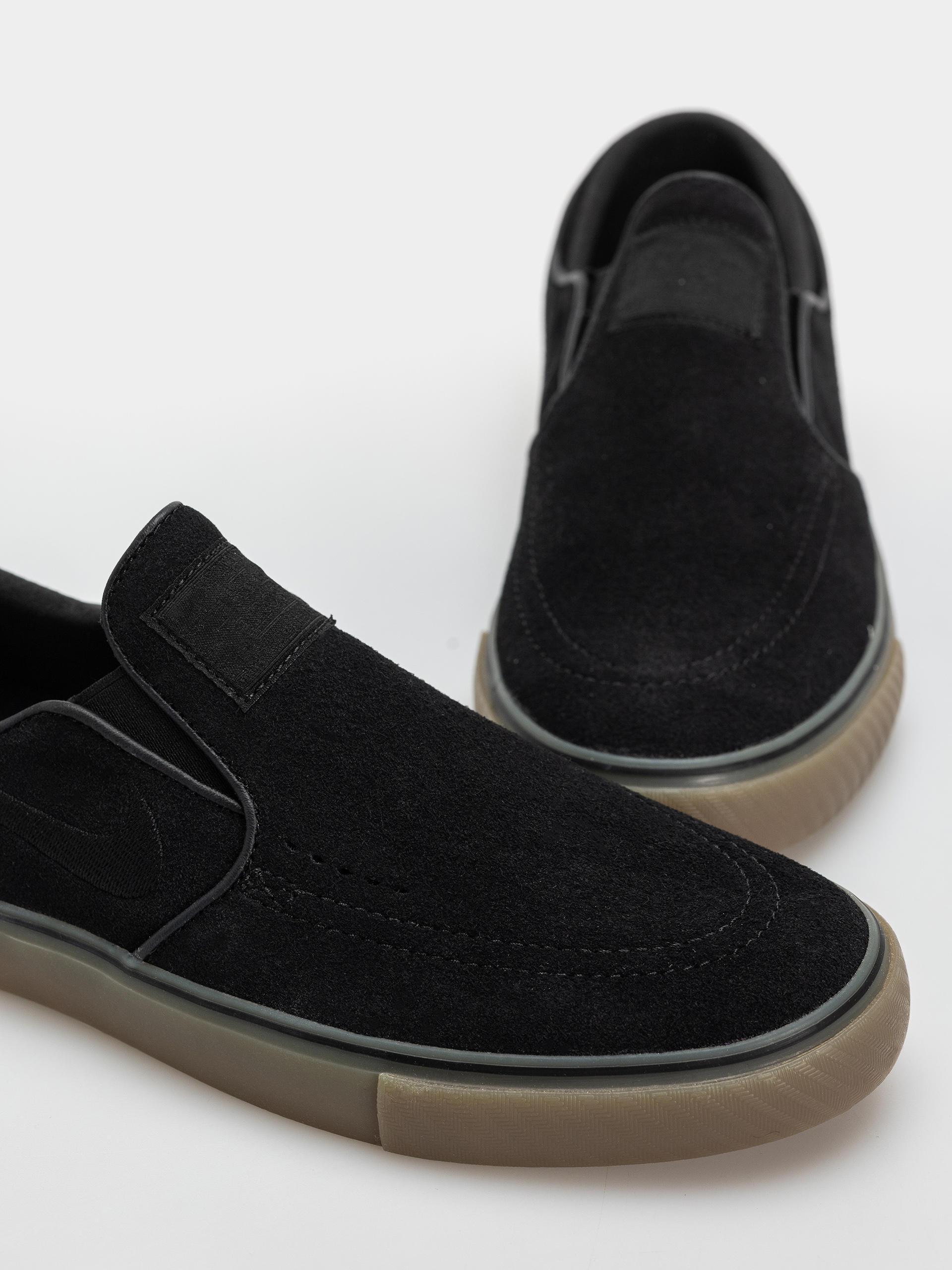 Pantofi Nike SB Janoski+ Slip (black/black black gum light brown)