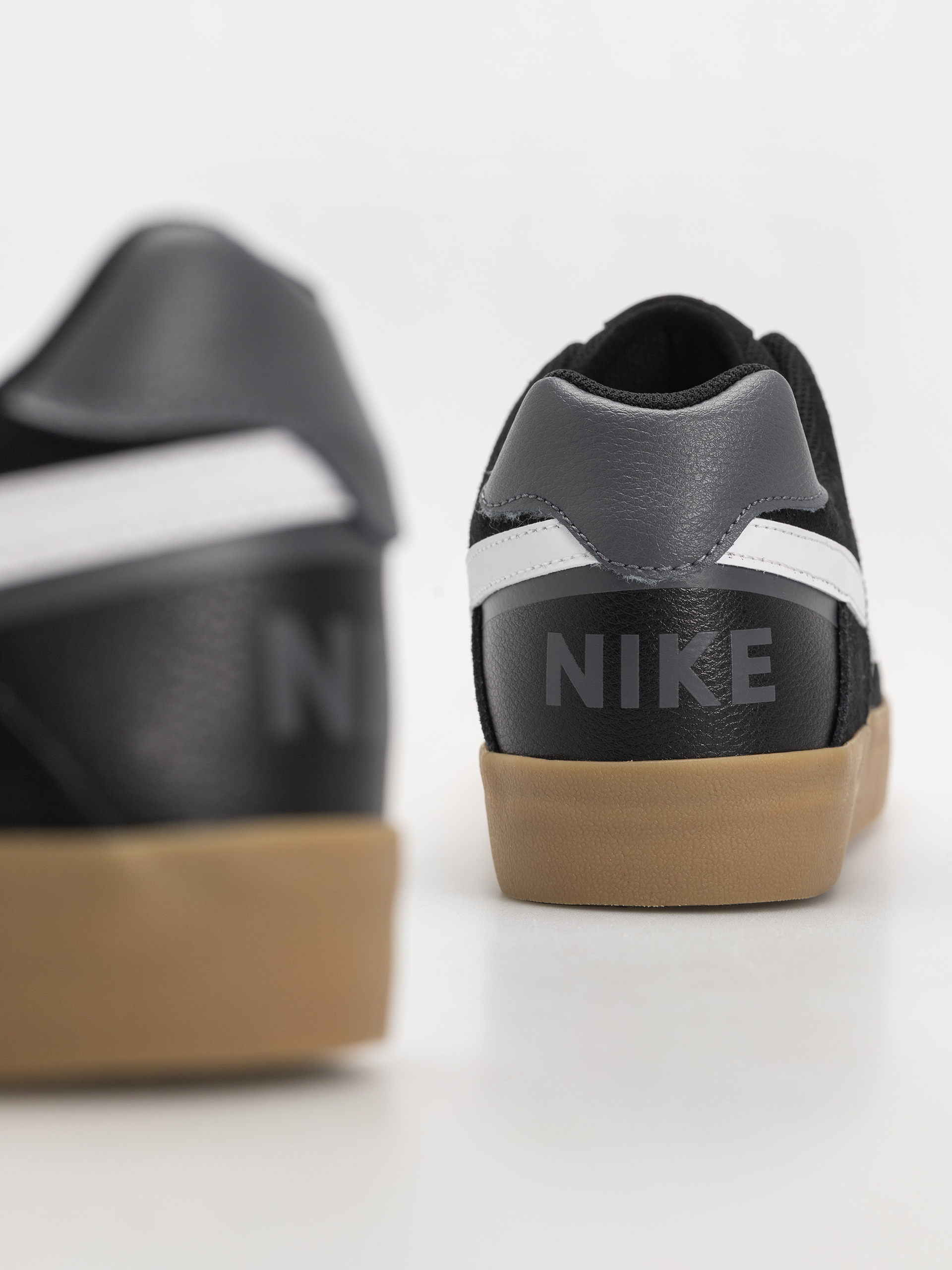 Pantofi Nike SB Sb Delta Force Vulc (black/white gum light brown dark grey)