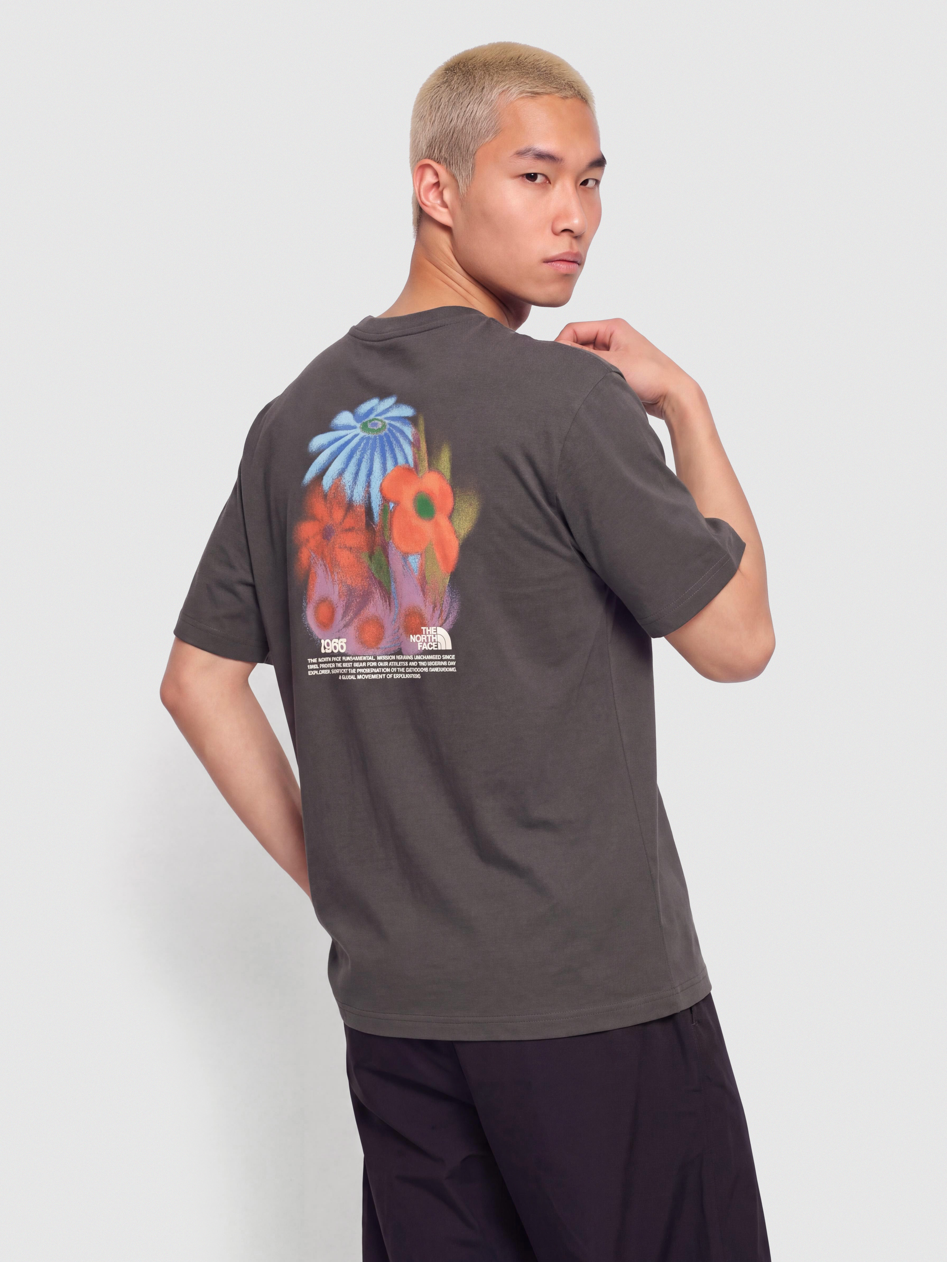 Tricou The North Face Flora Relaxed (anthracite grey)
