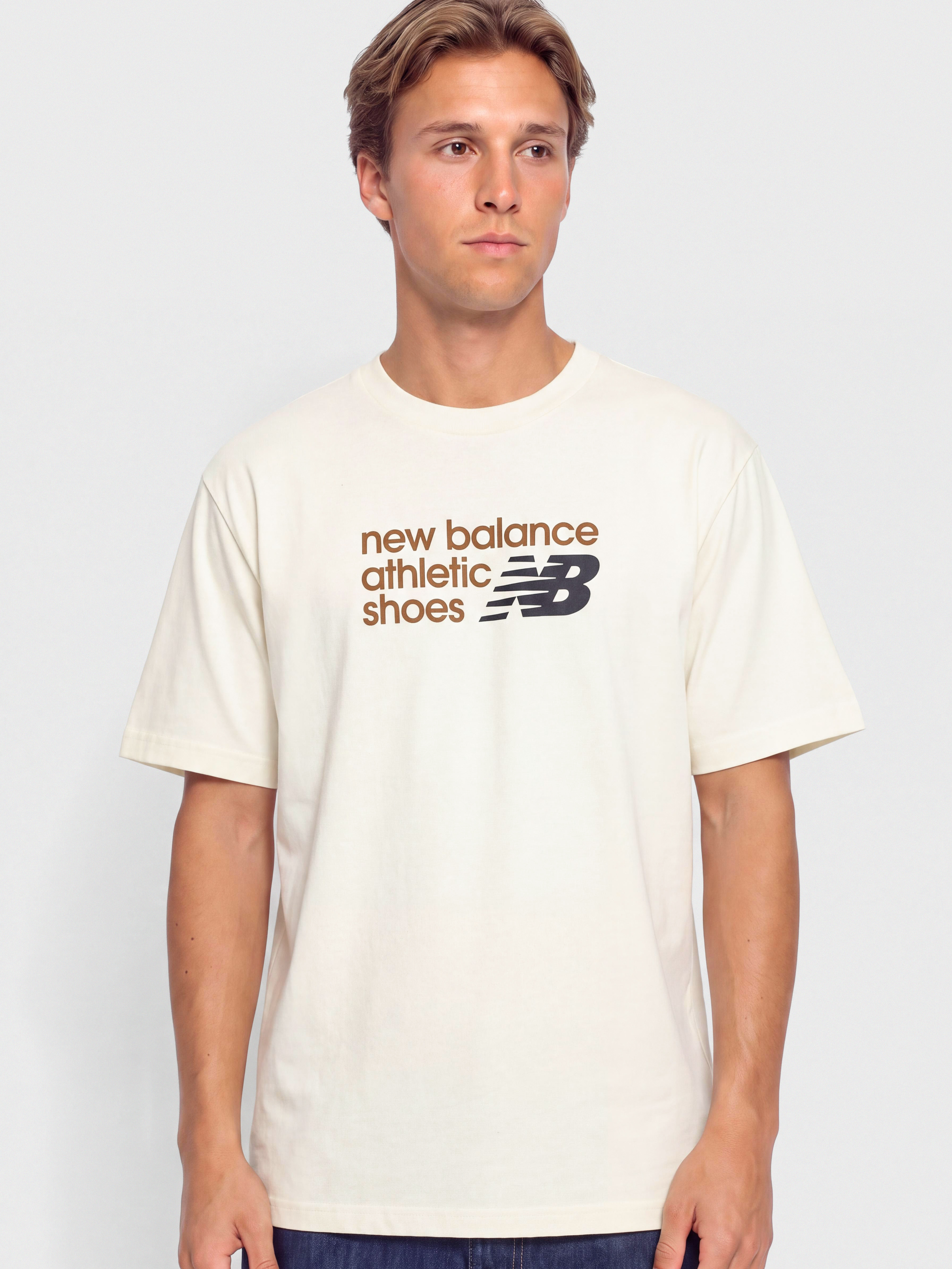 Tricou New Balance Athletics Premium Relaxed Chest Logo (angora)