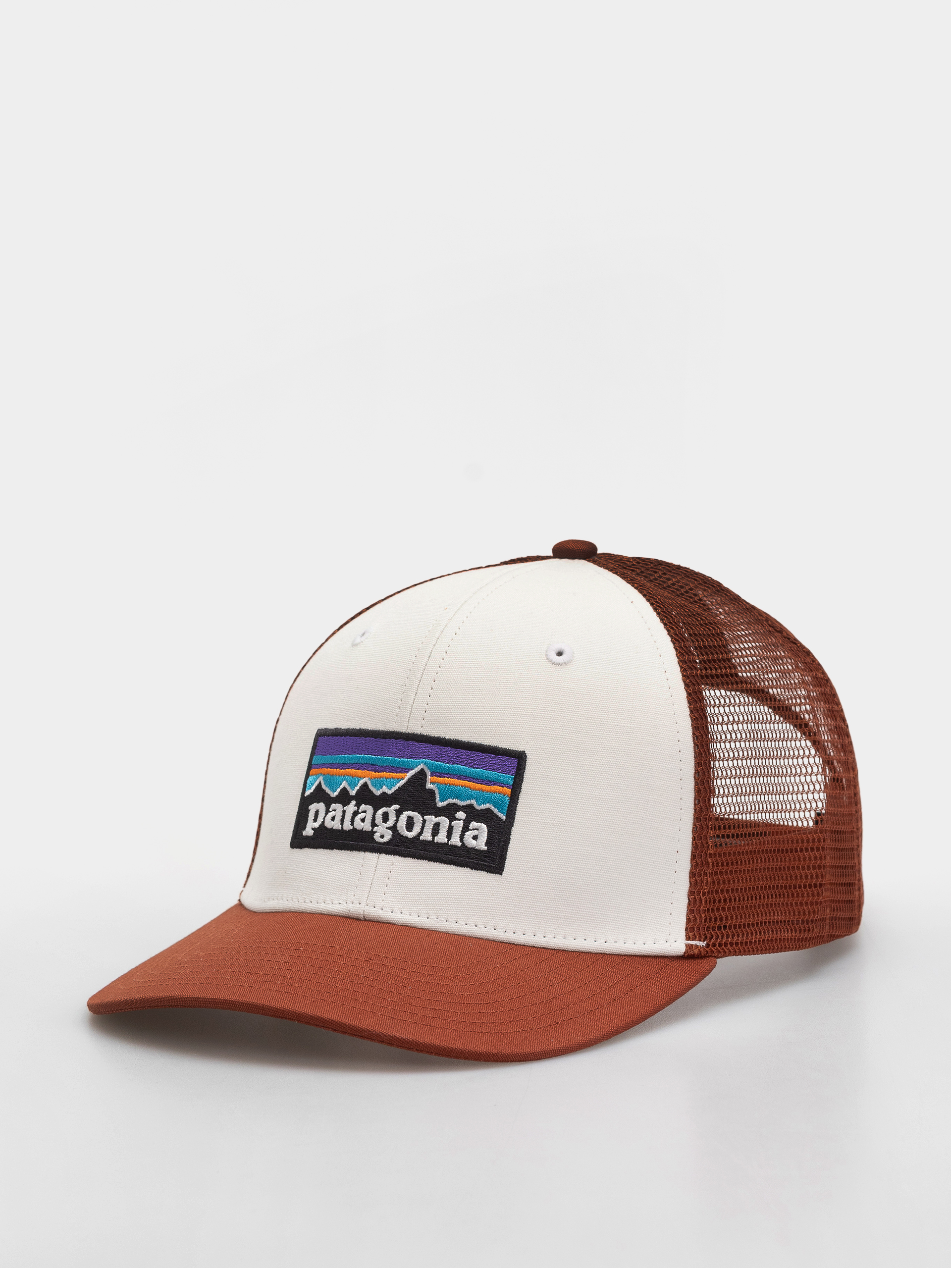 Șapcă Patagonia P 6 Logo Trucker (white w/rusty red)