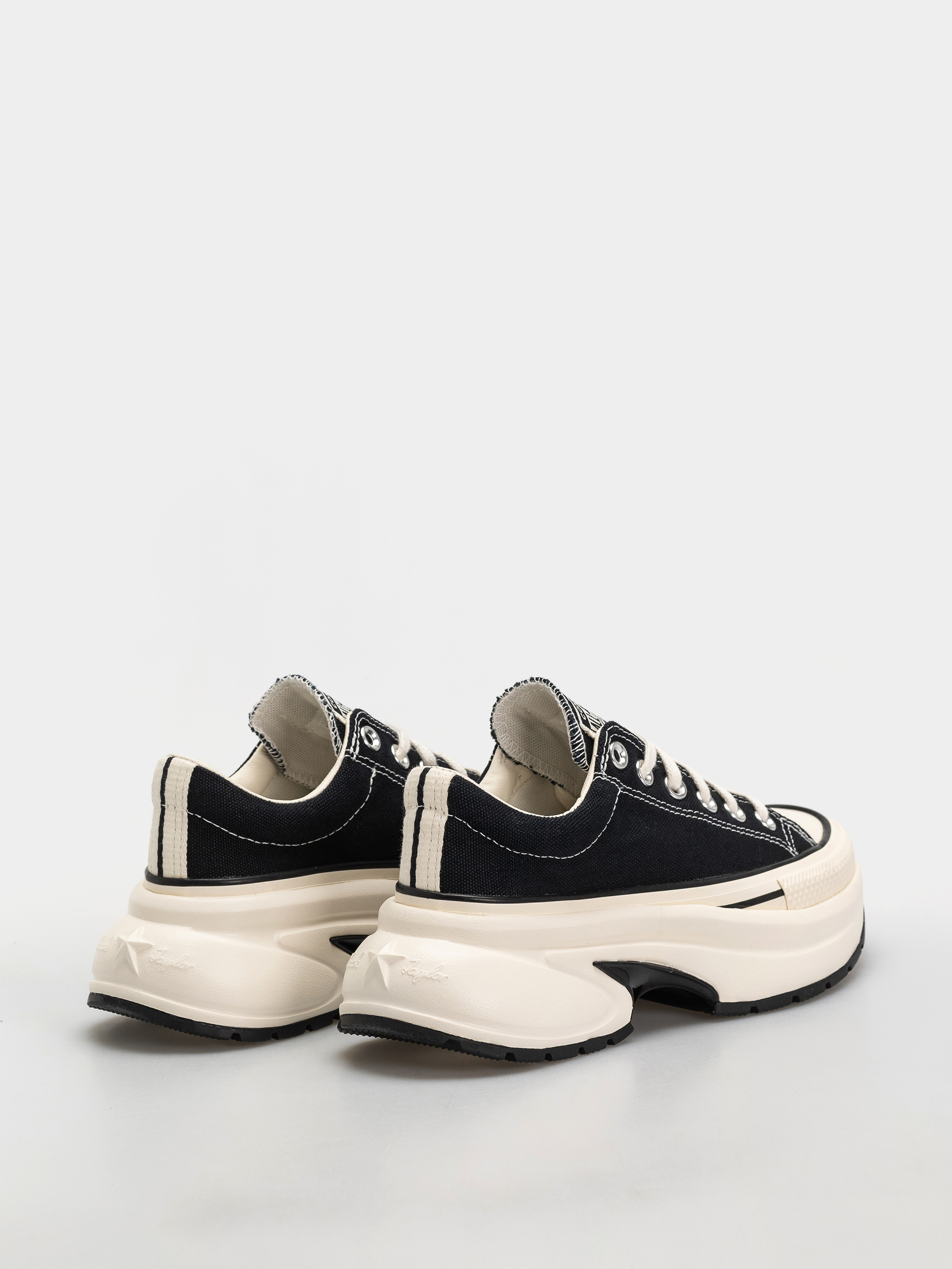 Pantofi Converse Run Star Crush Ox Wmn (black/egret/black)