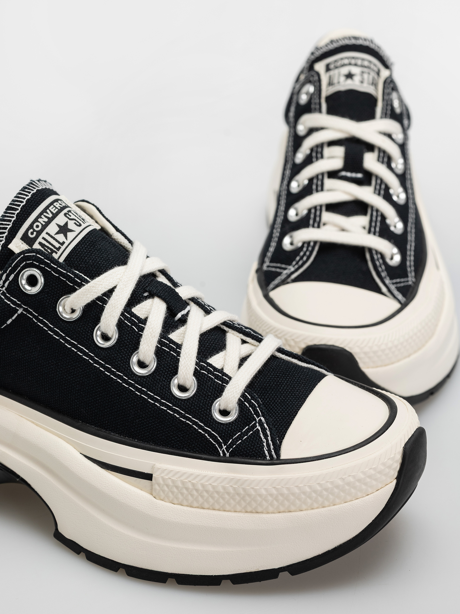 Pantofi Converse Run Star Crush Ox Wmn (black/egret/black)