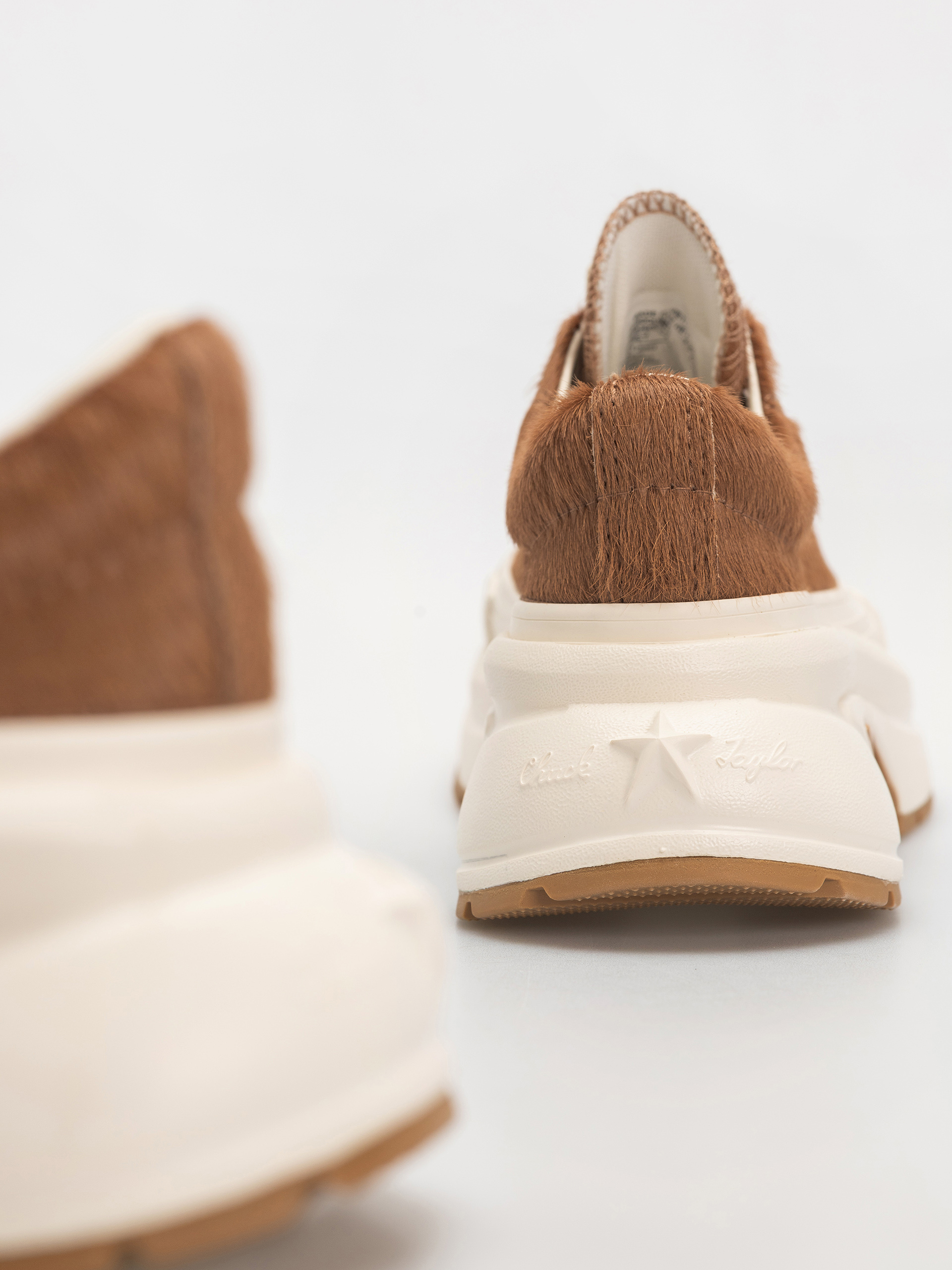 Pantofi Converse Run Star Crush Ox Wmn (incensed/egret/egret)