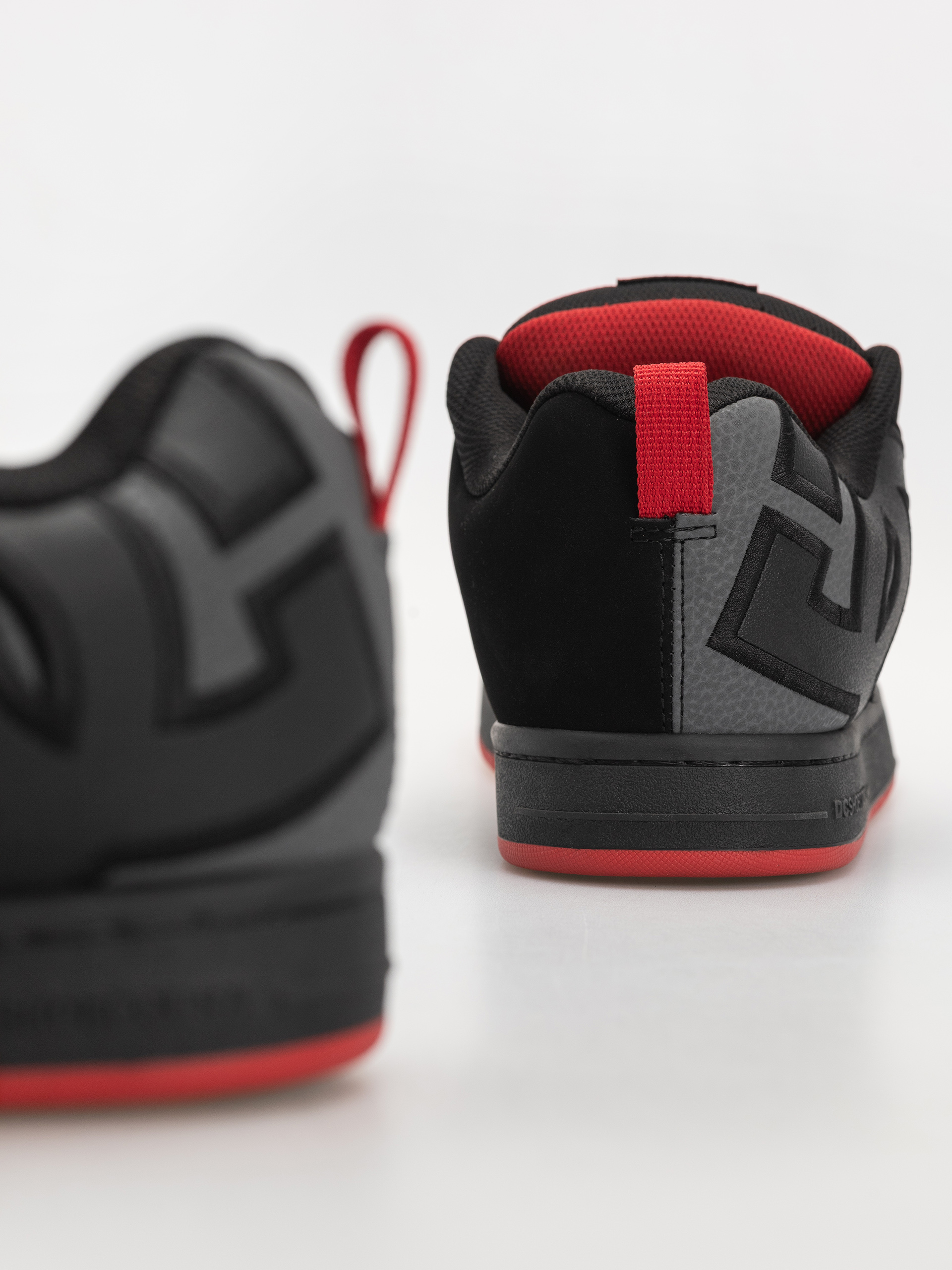 Pantofi DC Court Graffik (black/grey/red)