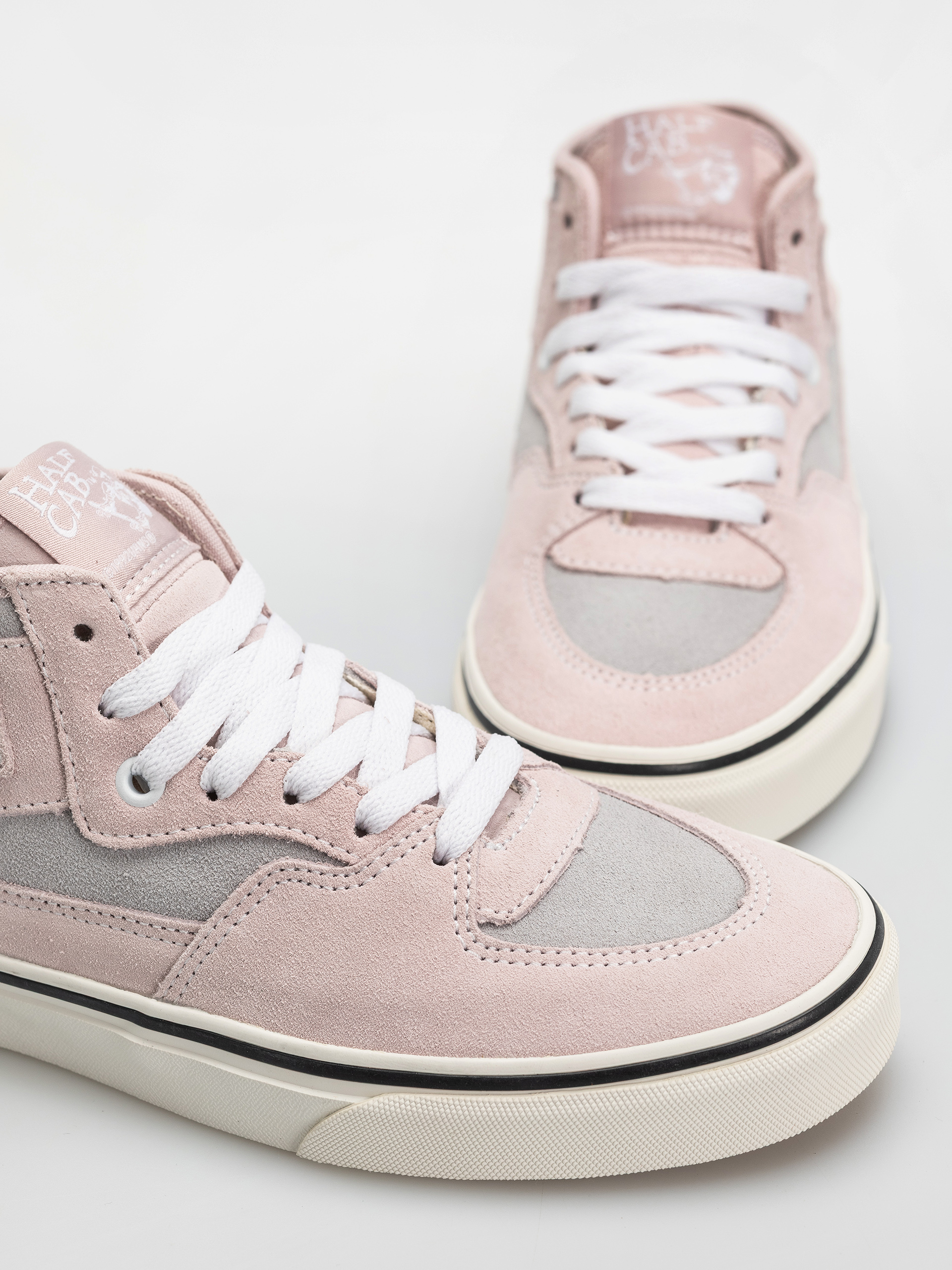 Pantofi Vans Half Cab Decon (pale petal pink)