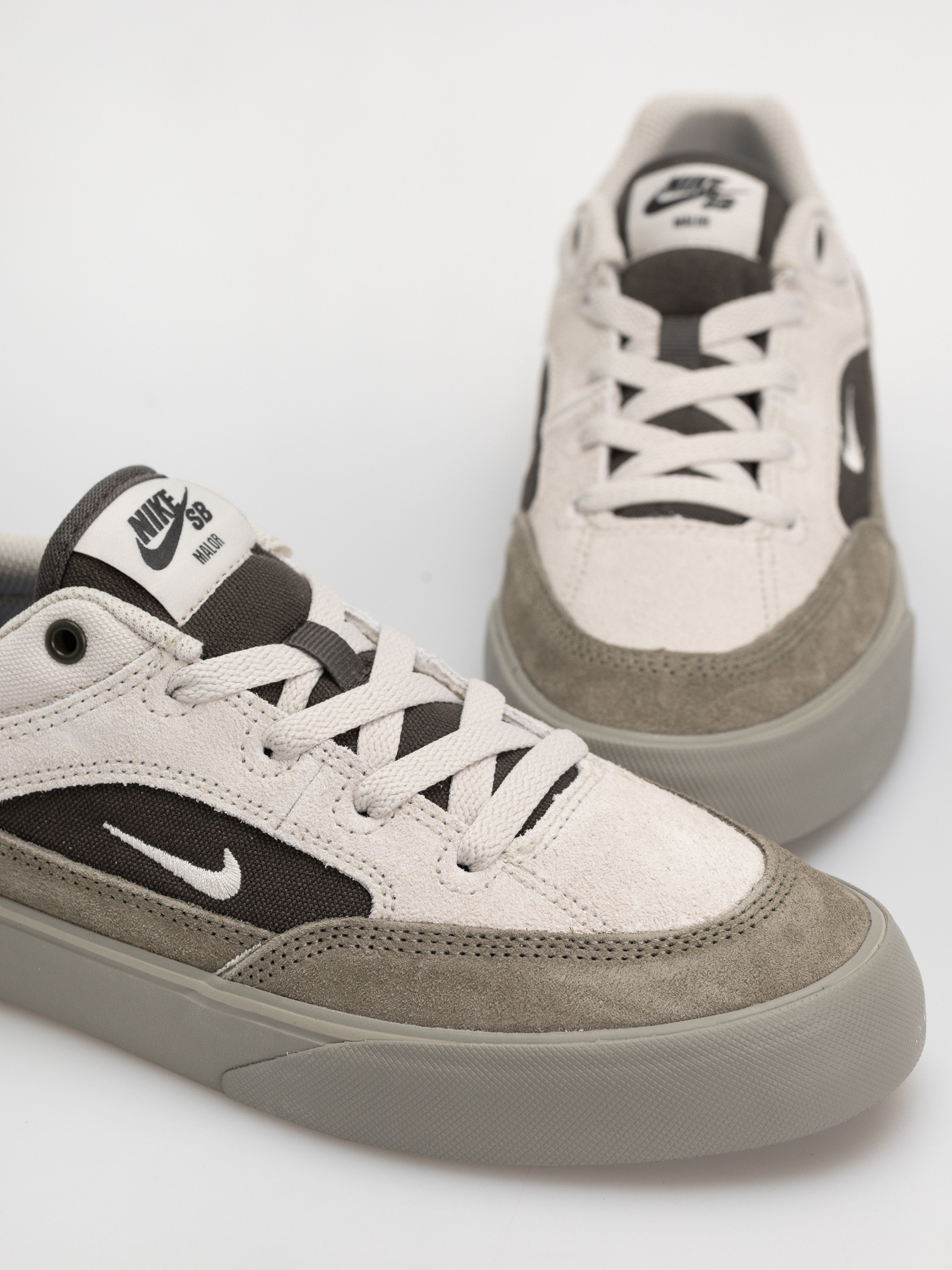 Pantofi Nike SB Malor (light bone/light bone light army)