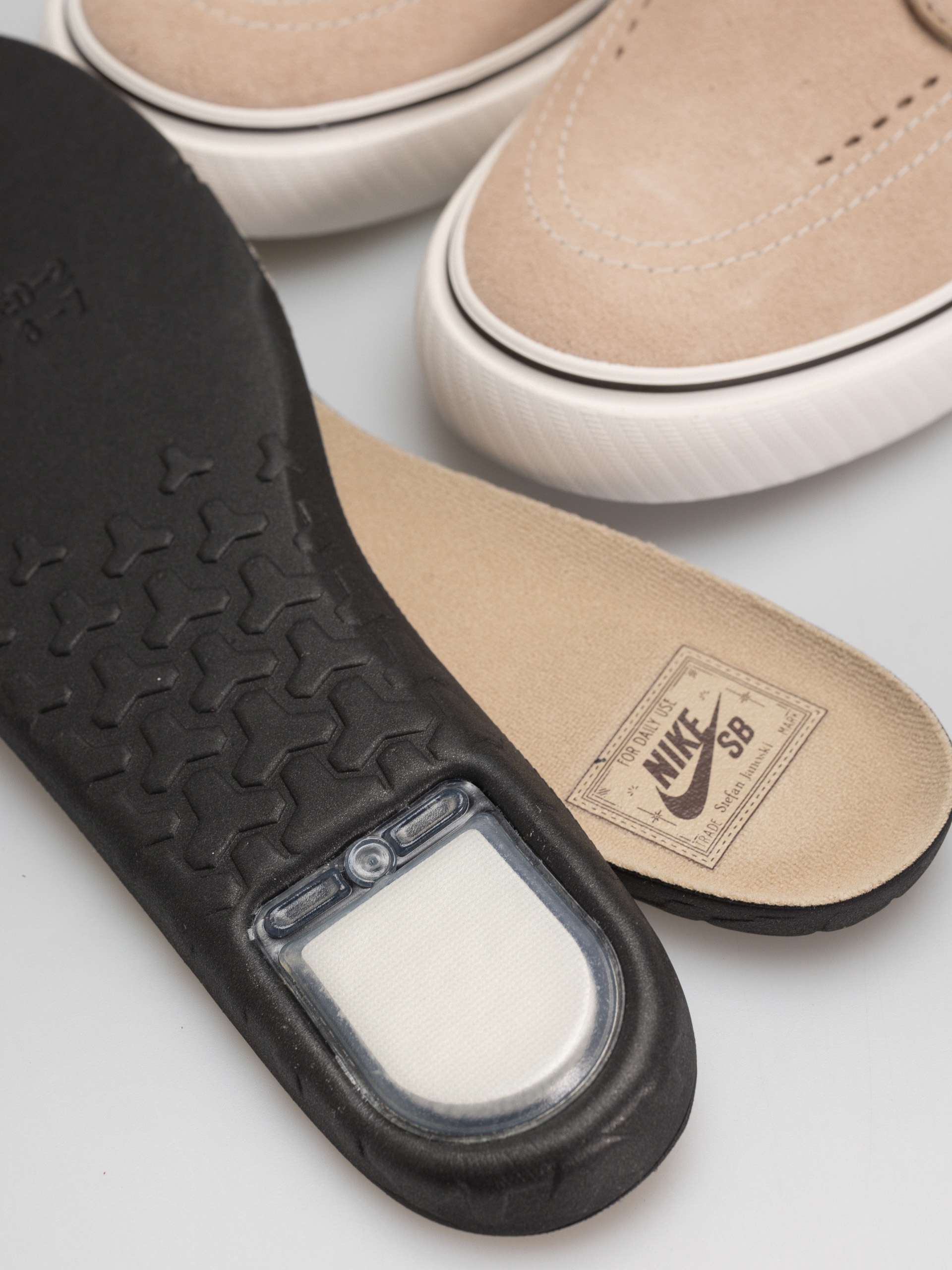 Pantofi Nike SB Zoom Janoski Og+ (linen/lt chocolate sail)