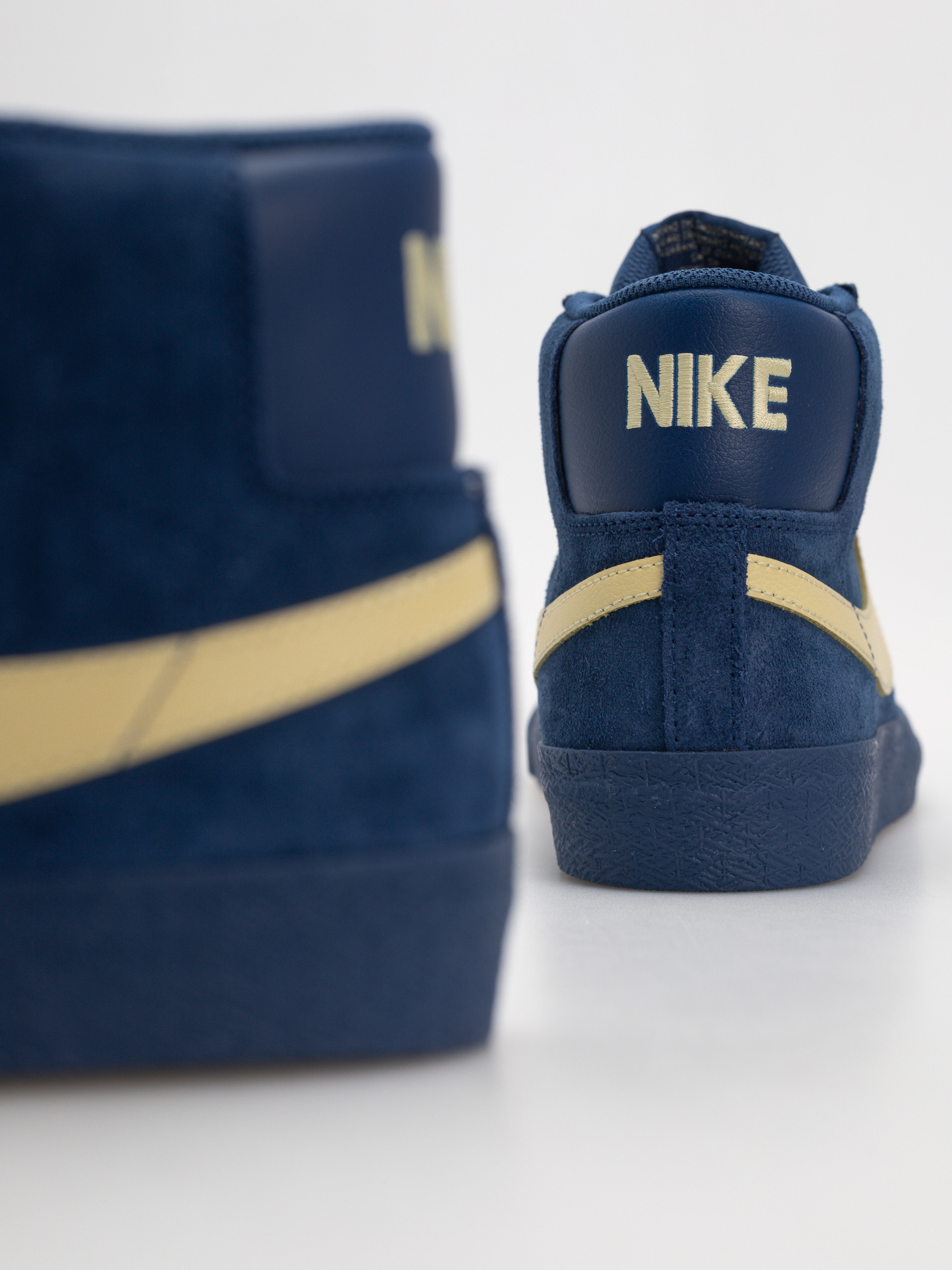 Pantofi Nike SB Zoom Blazer Mid (coastal blue/pale yellow coastal blue)