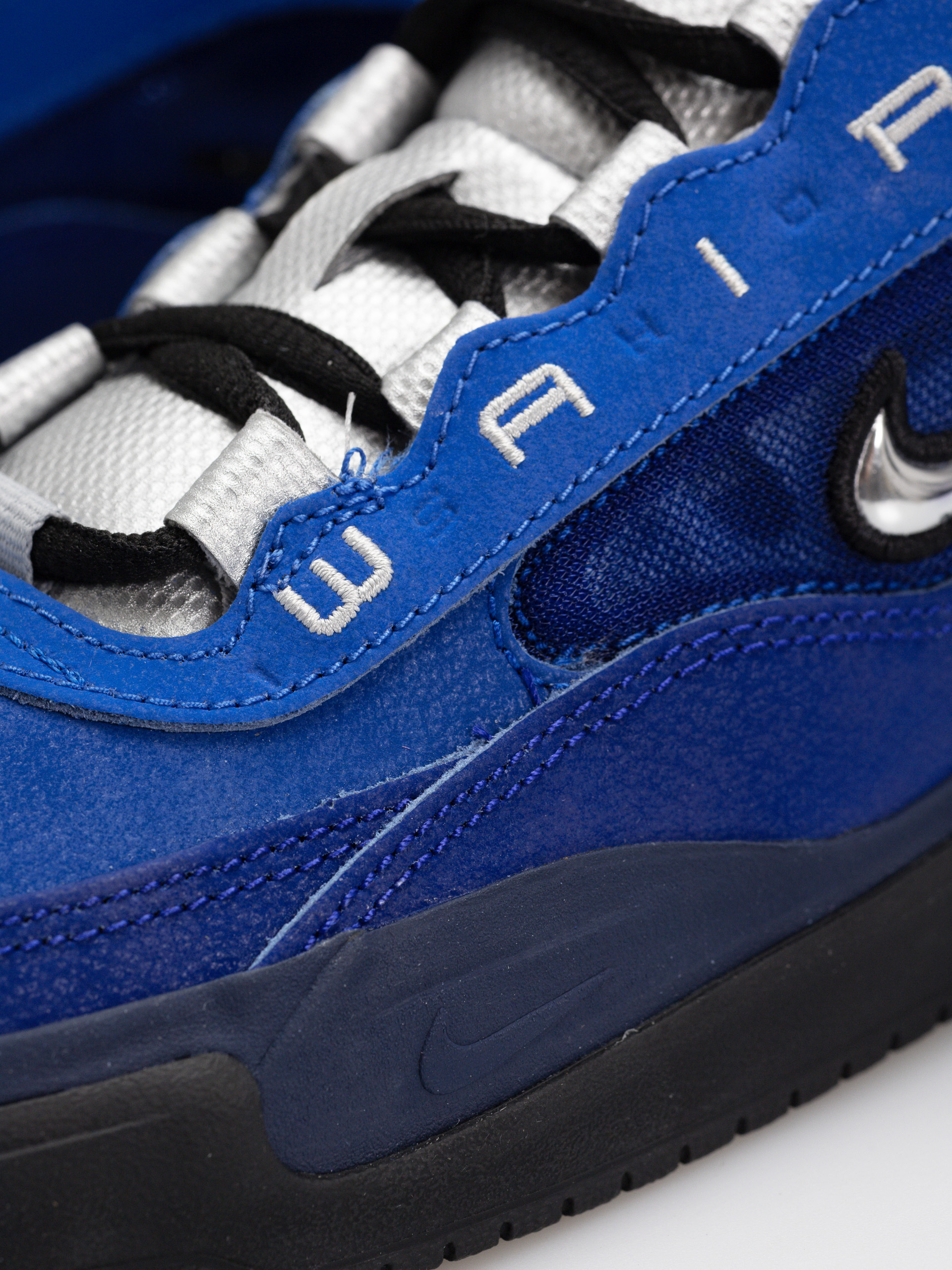Pantofi Nike SB Air Max Ishod (blue void/metallic silver radiant blue)