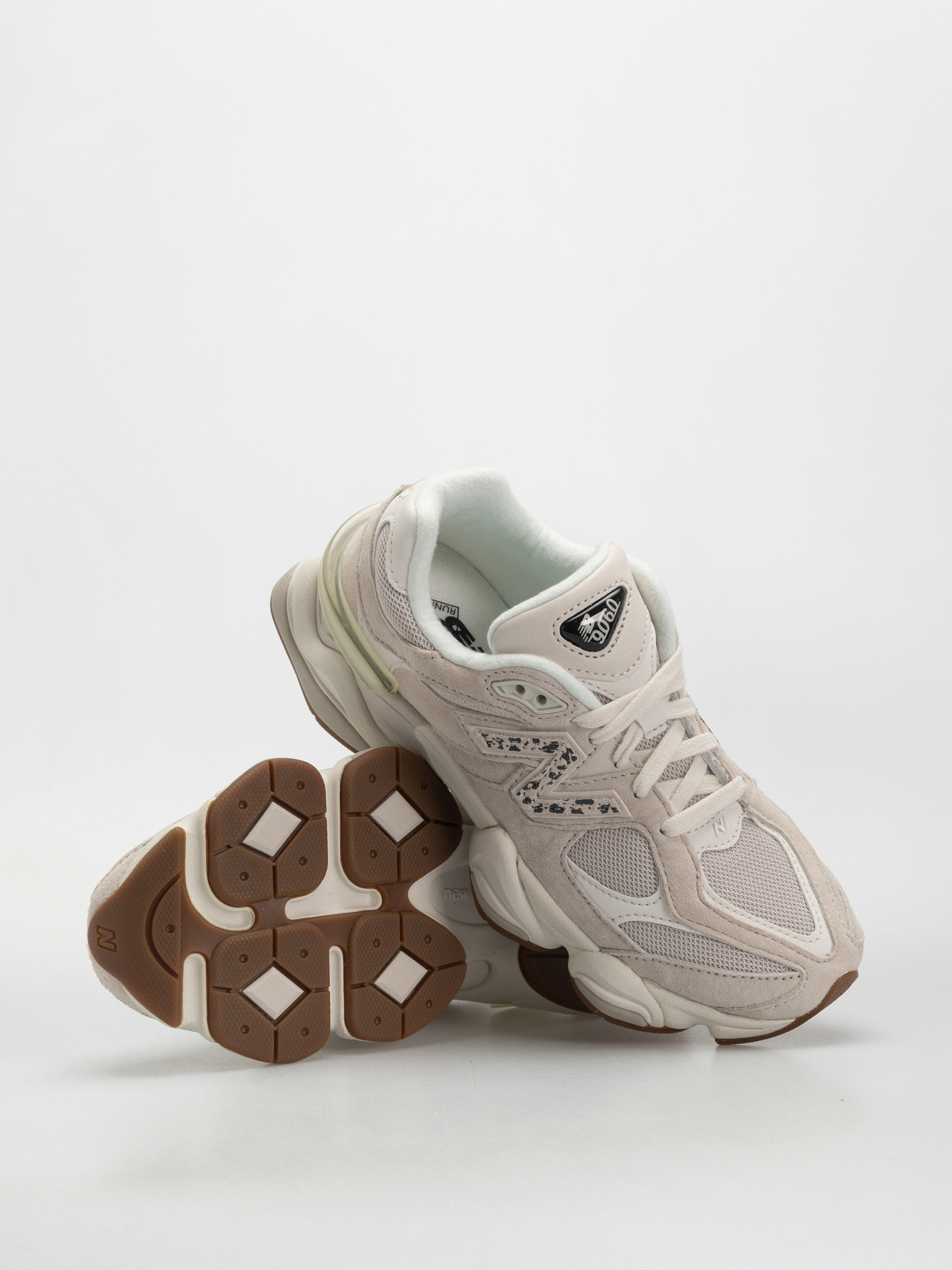 Pantofi New Balance 9060 (moonbeam/sea salt/black)