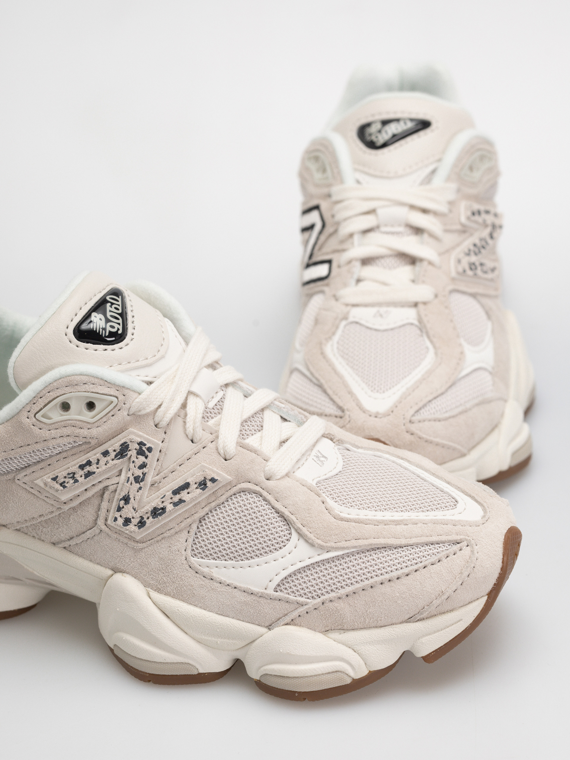 Pantofi New Balance 9060 (moonbeam/sea salt/black)