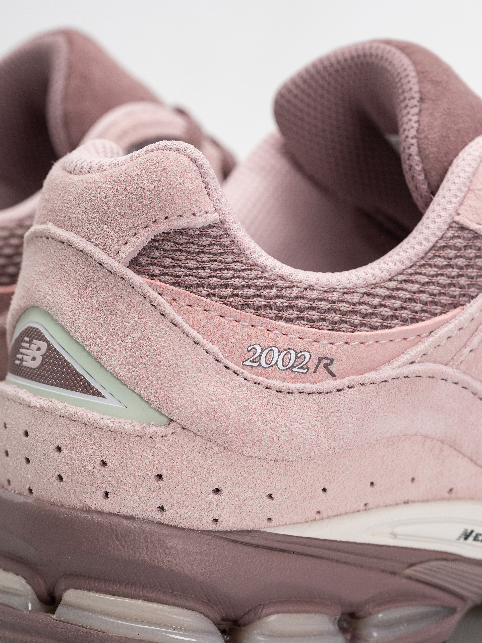 Pantofi New Balance 2002 (pink chalk/pebble)
