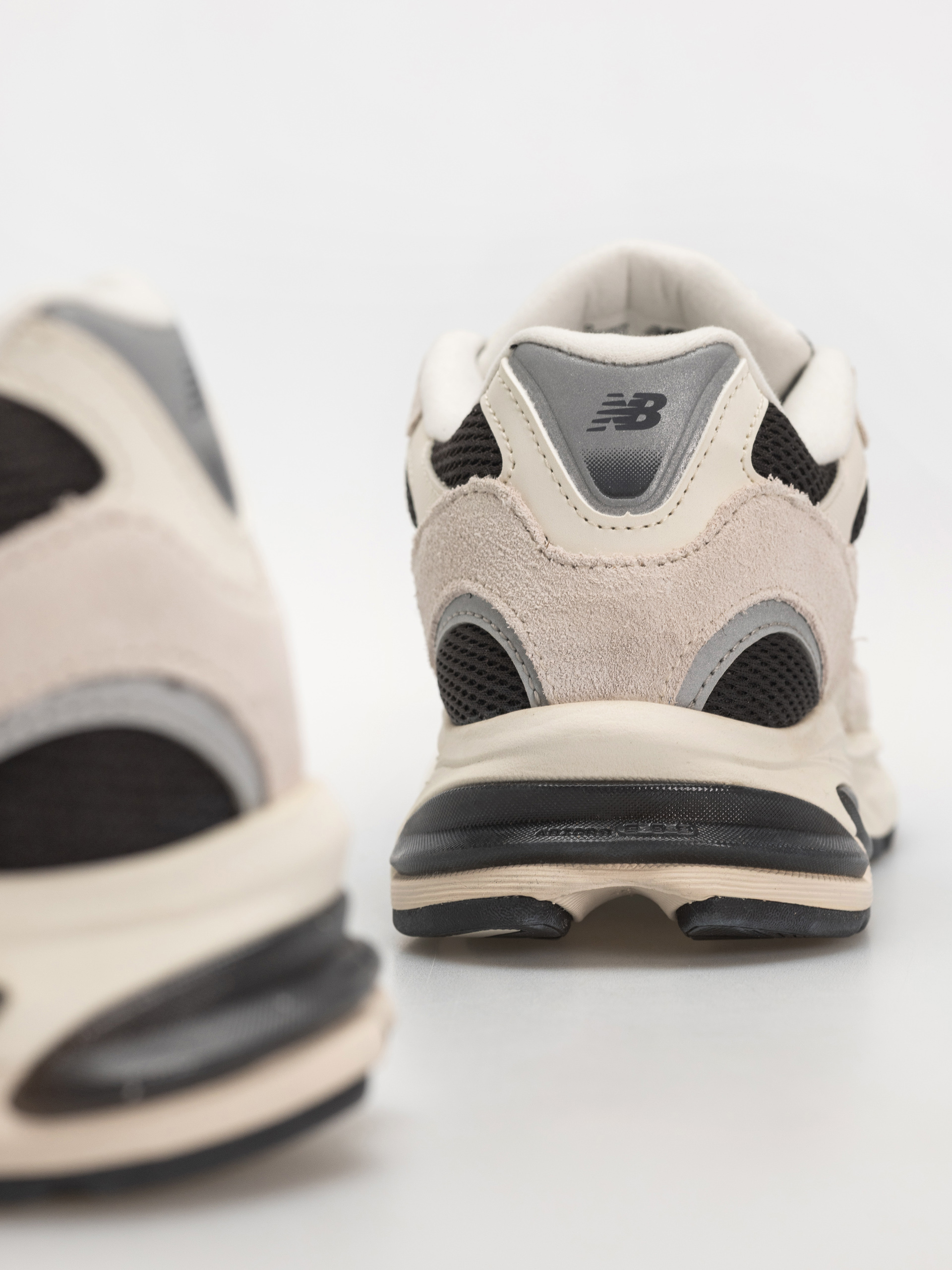 Pantofi New Balance 2010 (sea salt/black cement)