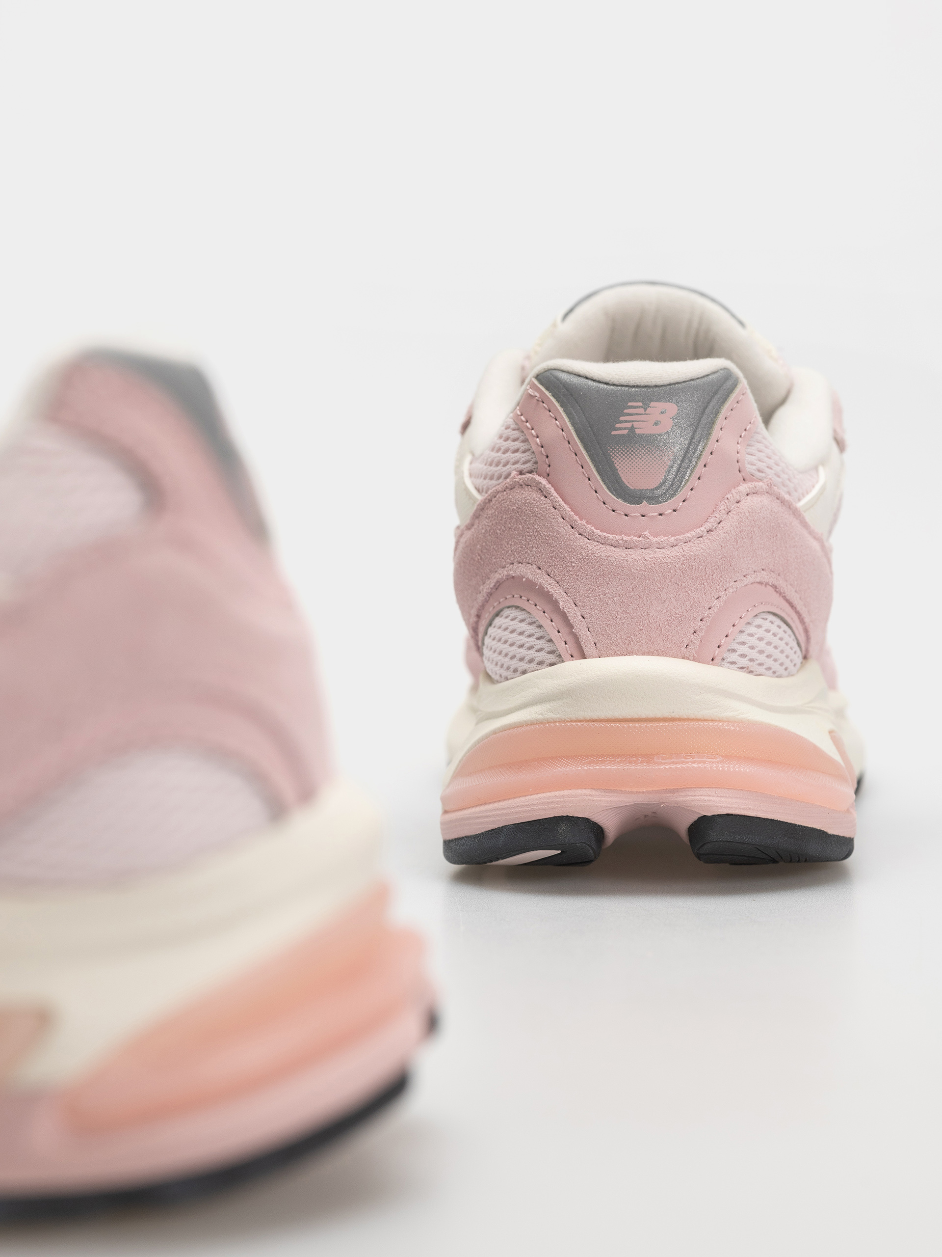 Pantofi New Balance 2010 (pink chalk/sea salt)