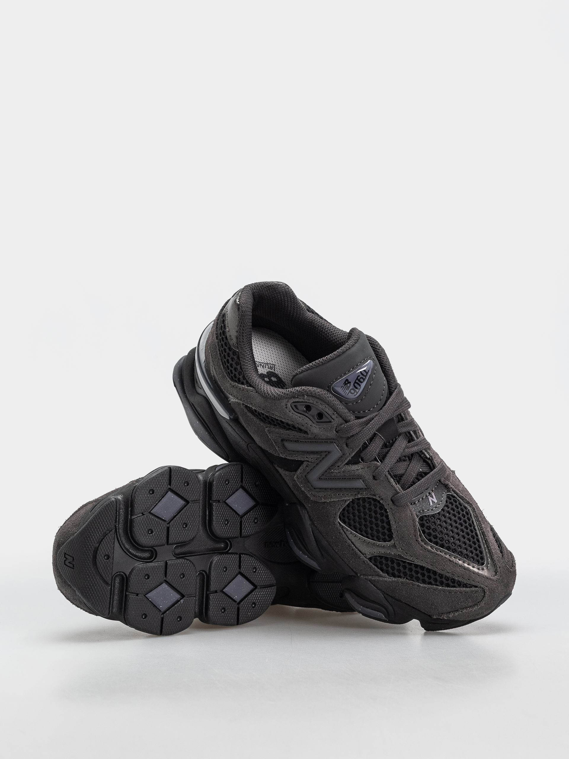 Pantofi New Balance 9060 JR (black/neptune grey)