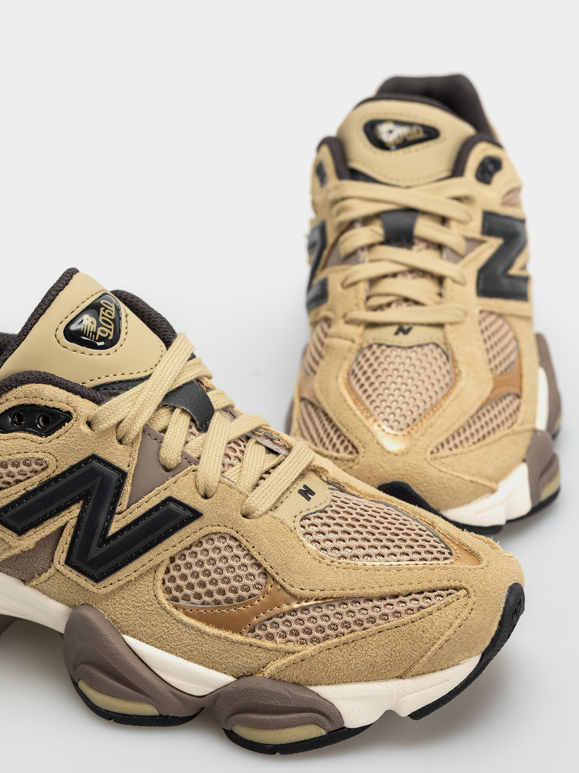 Pantofi New Balance 9060 (quicksand/incense)