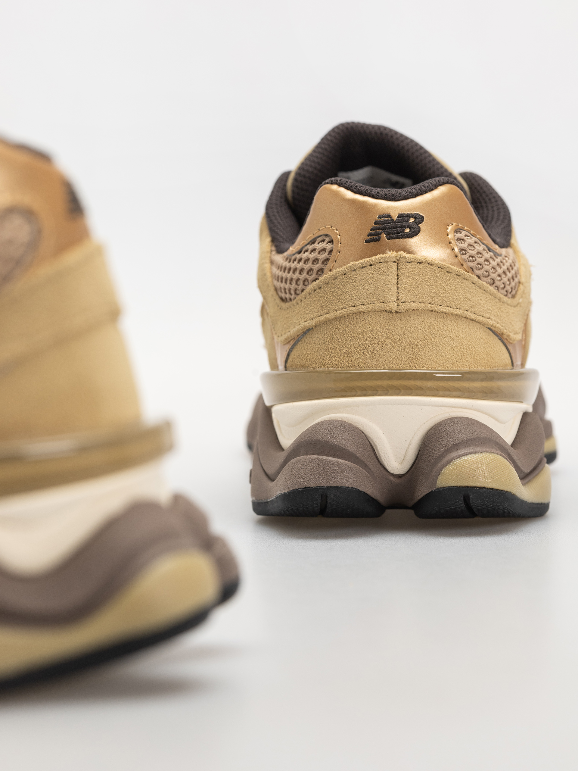 Pantofi New Balance 9060 (quicksand/incense)