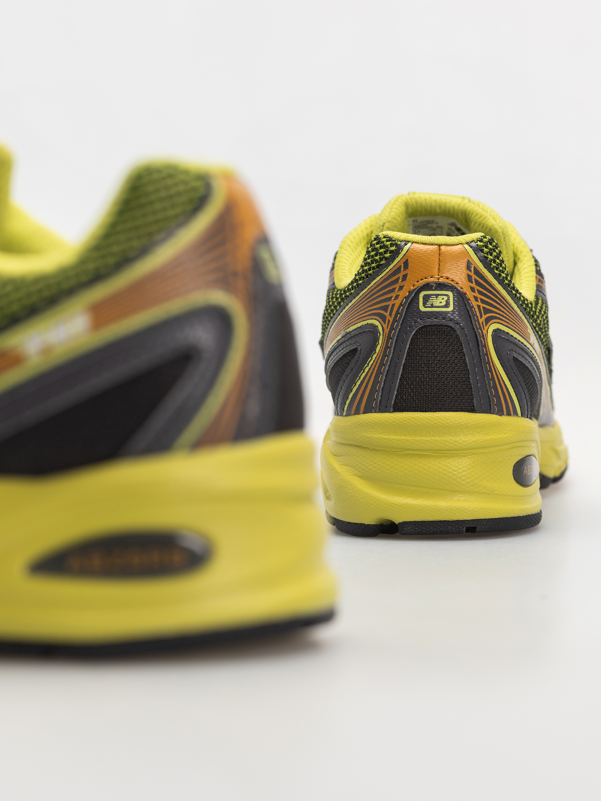 Pantofi New Balance 740 (field green/black cement)