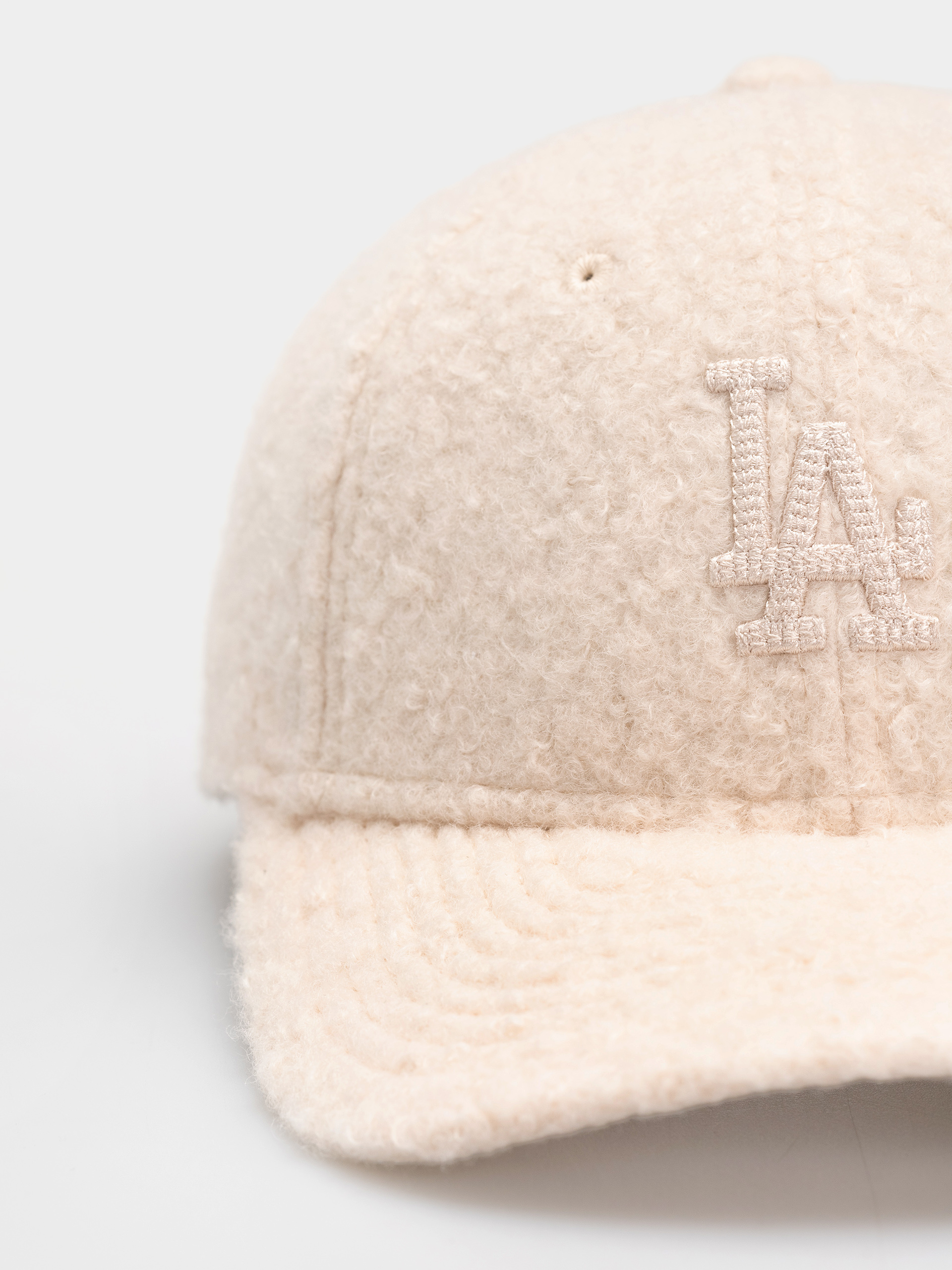 Șapcă New Era Winter Borg 9Forty Mc Los Angeles Dodgers Wmn (light cream)