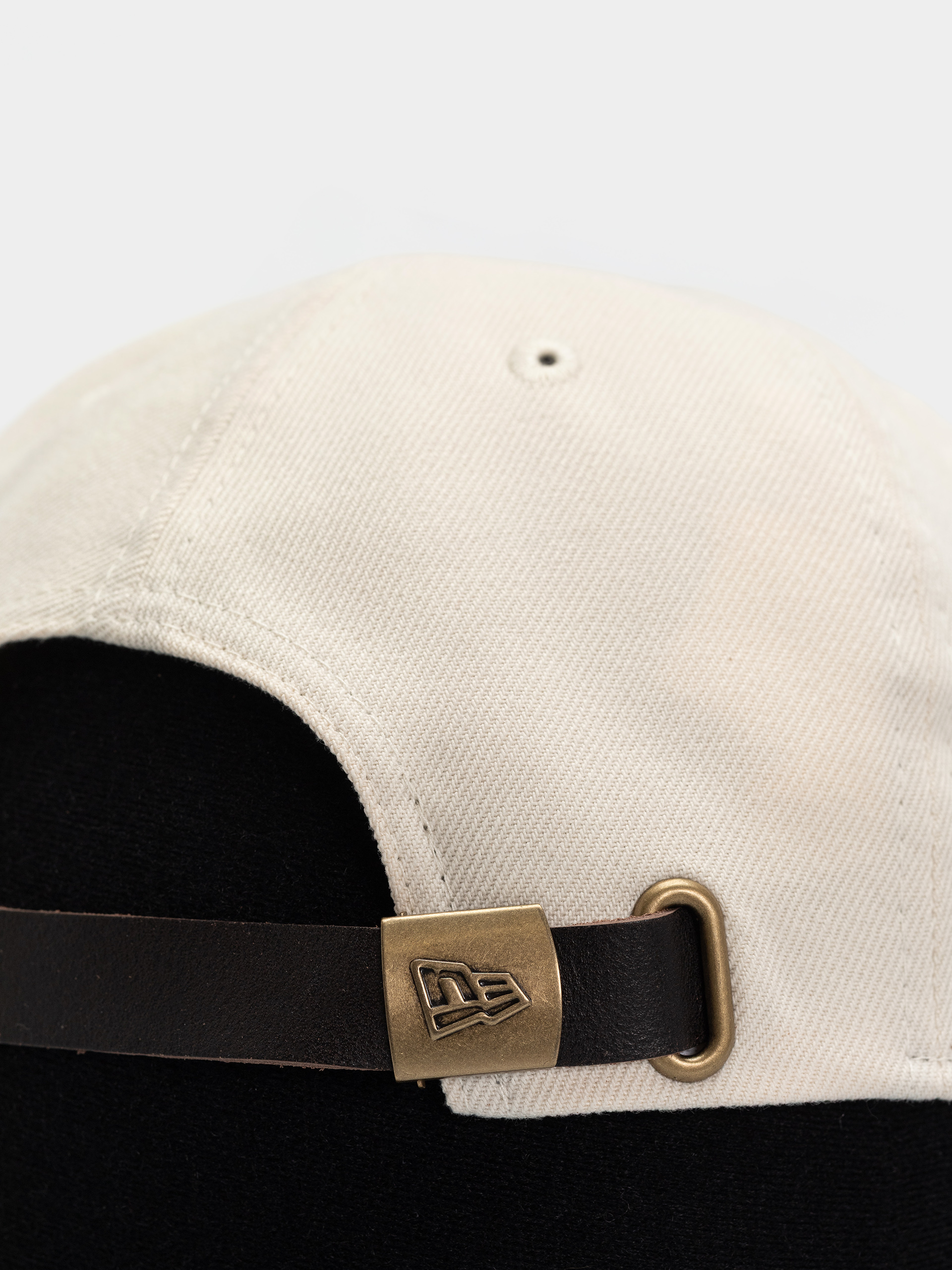 Șapcă New Era Suede Pc 9Fifty Rc (light cream/brown)