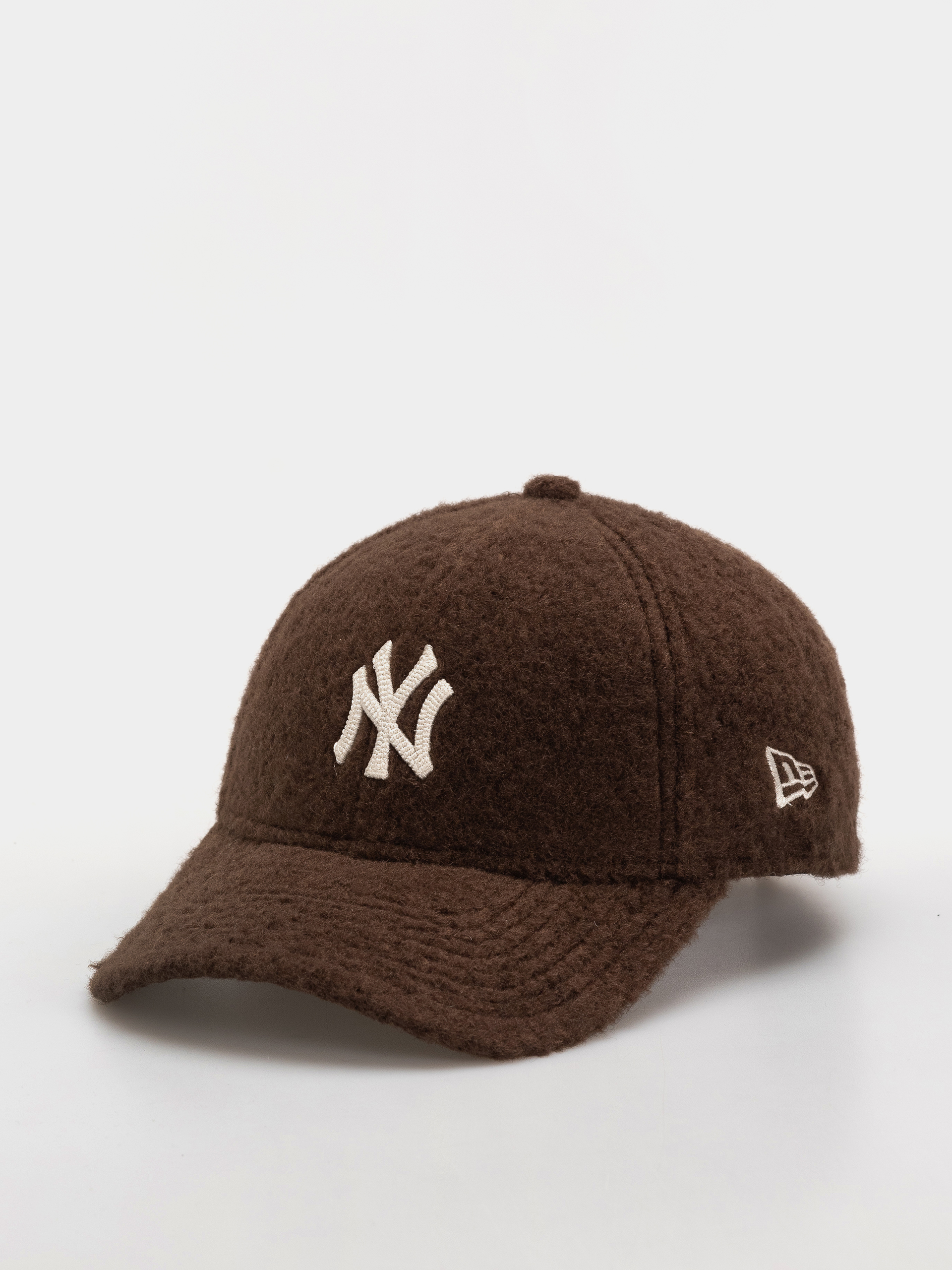 Șapcă New Era Winter Borg 9Forty New York Yankees (brown)