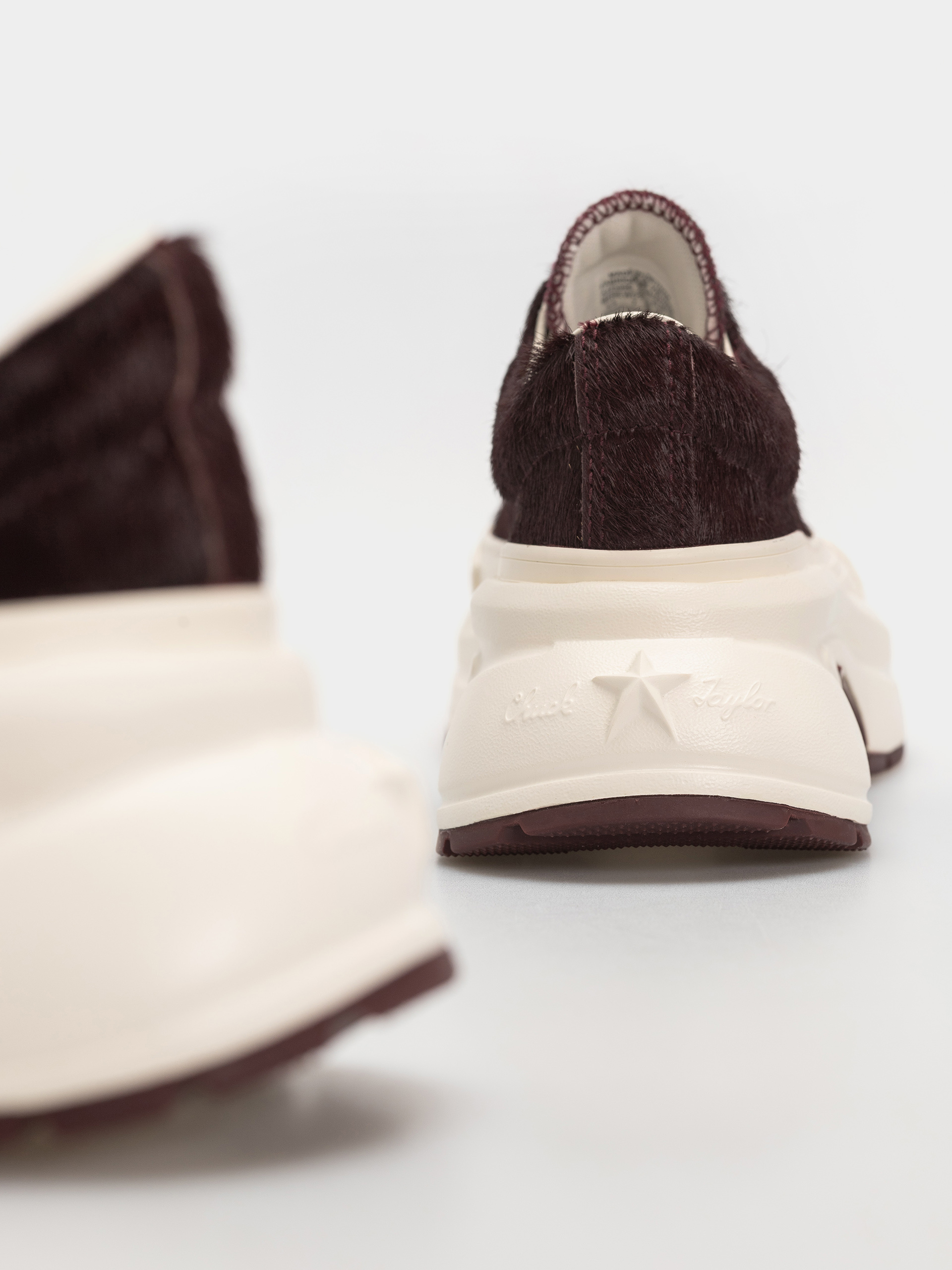 Pantofi Converse Run Star Crush Ox Wmn (cherry daze/egret)
