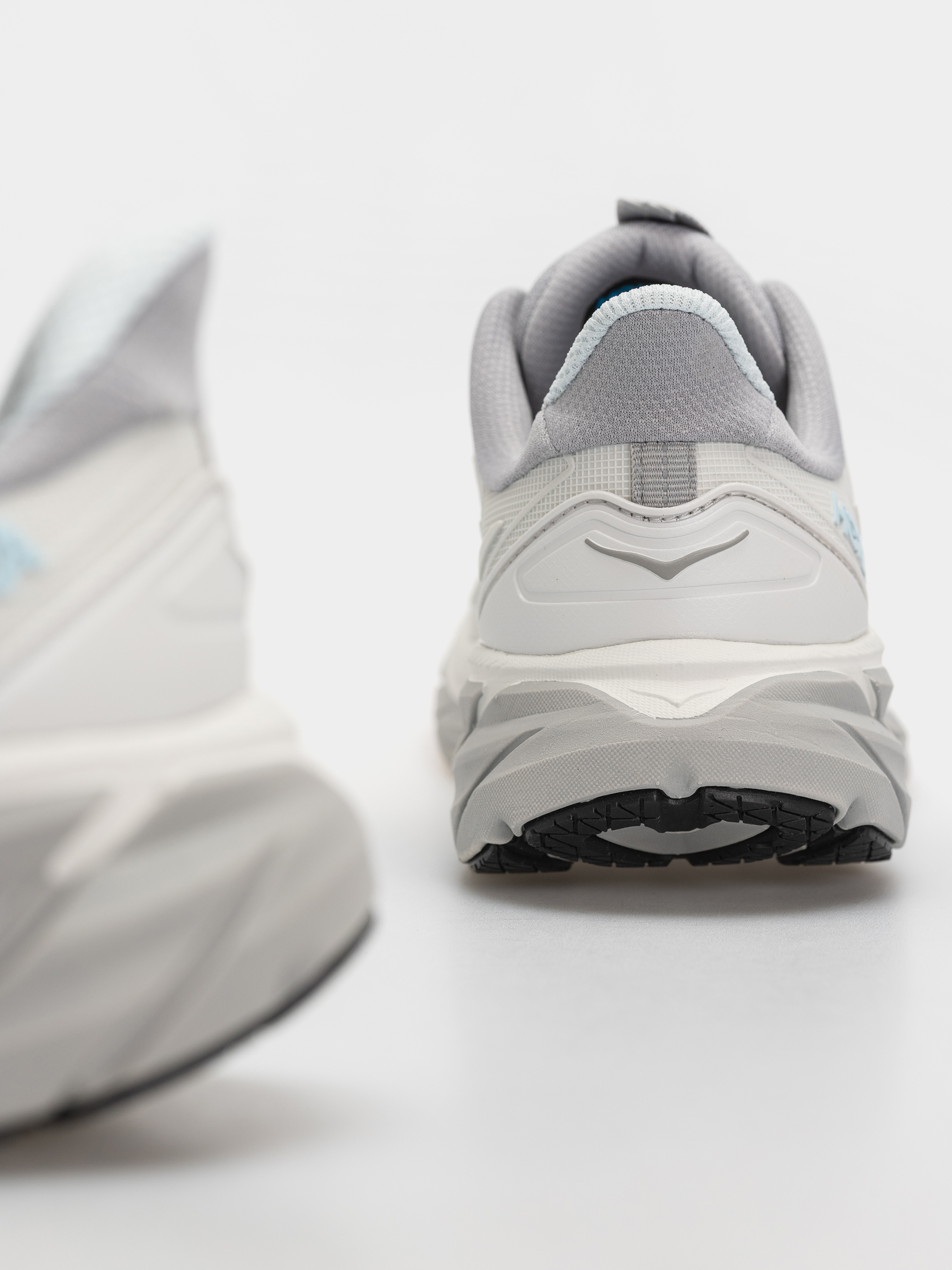 Pantofi Hoka Clifton UTL Wmn (cosmic grey/stellar grey)