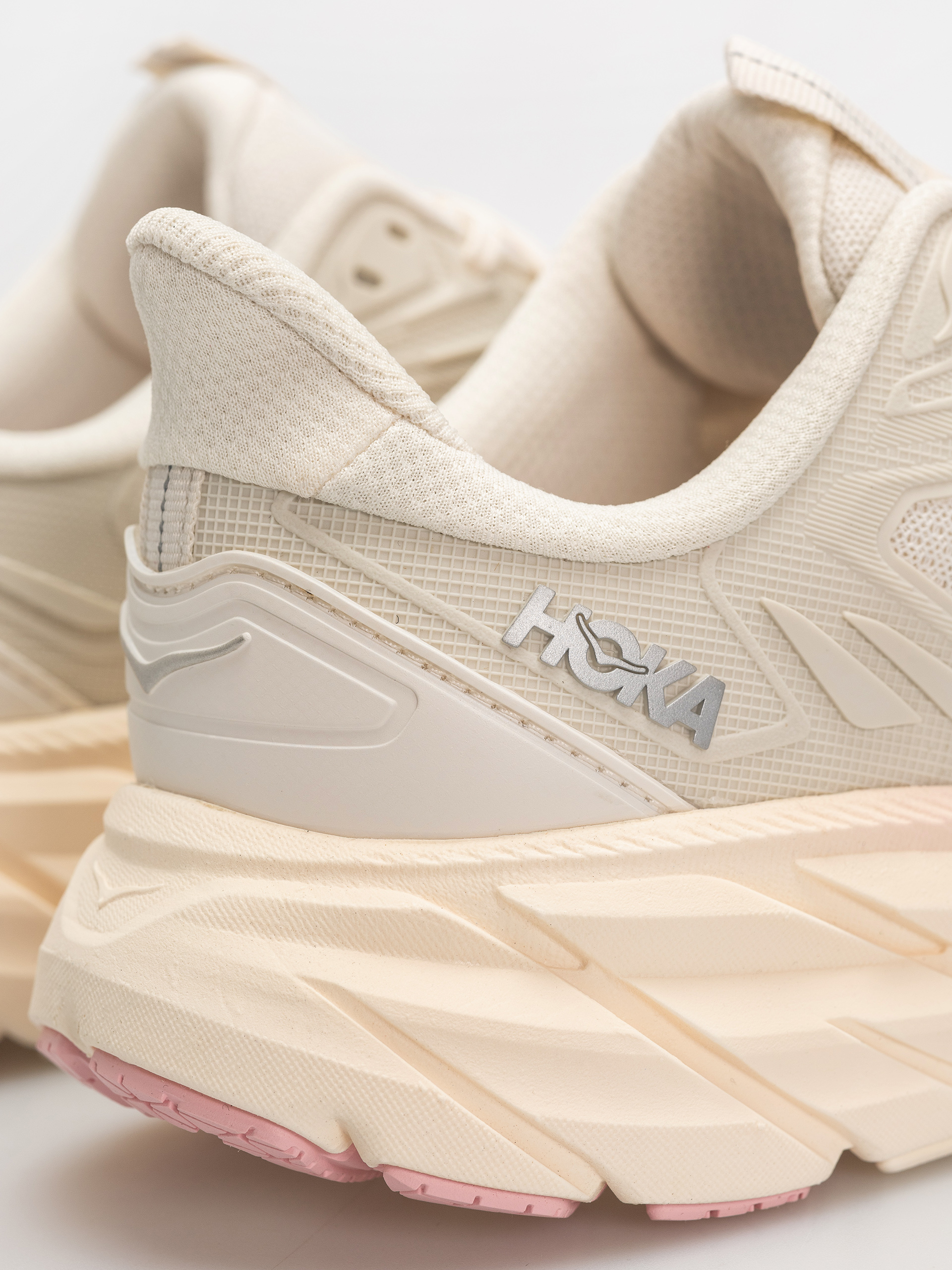 Pantofi Hoka Clifton UTL Wmn (alabaster/dewy pink)