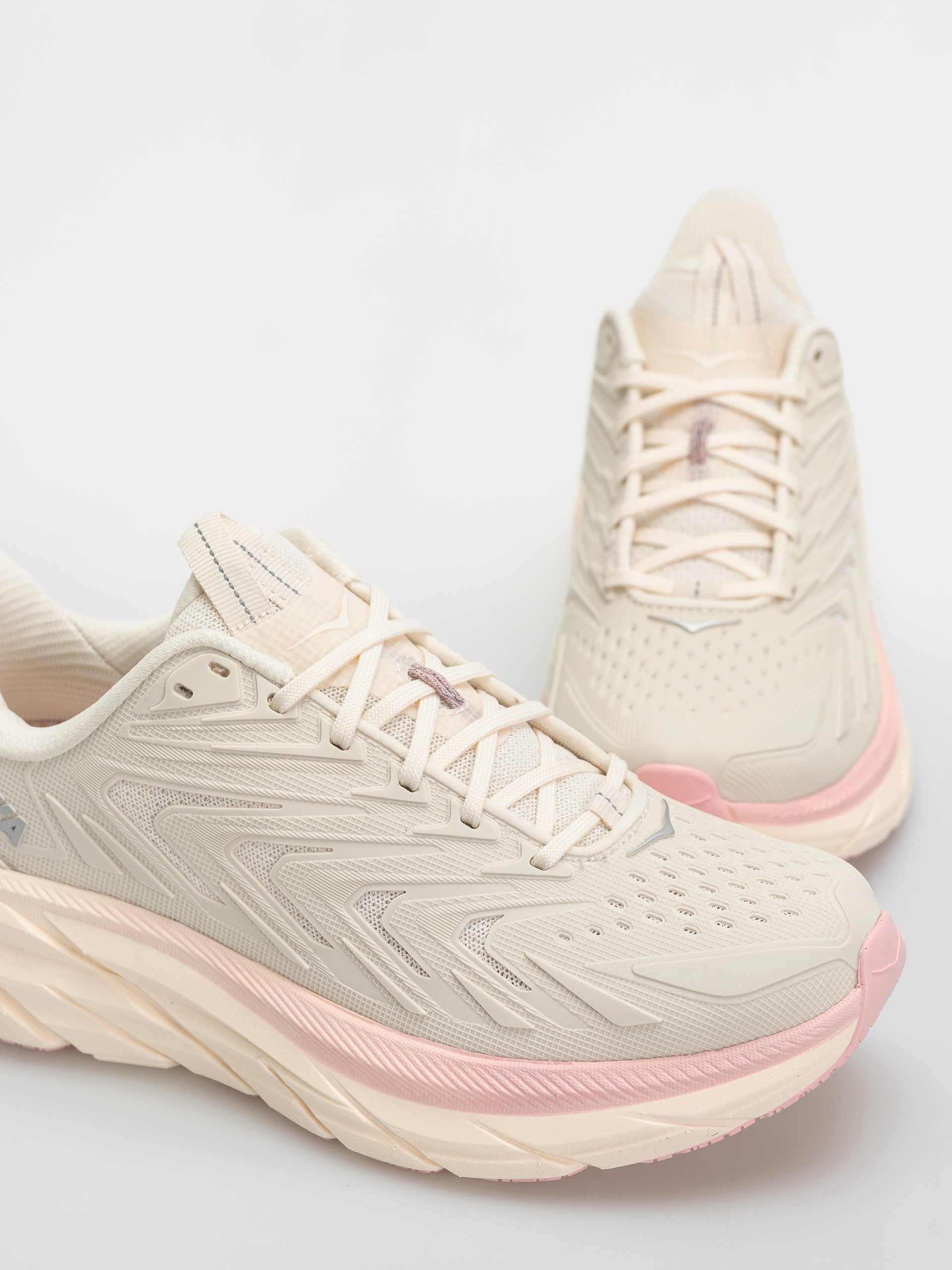 Pantofi Hoka Clifton UTL Wmn (alabaster/dewy pink)