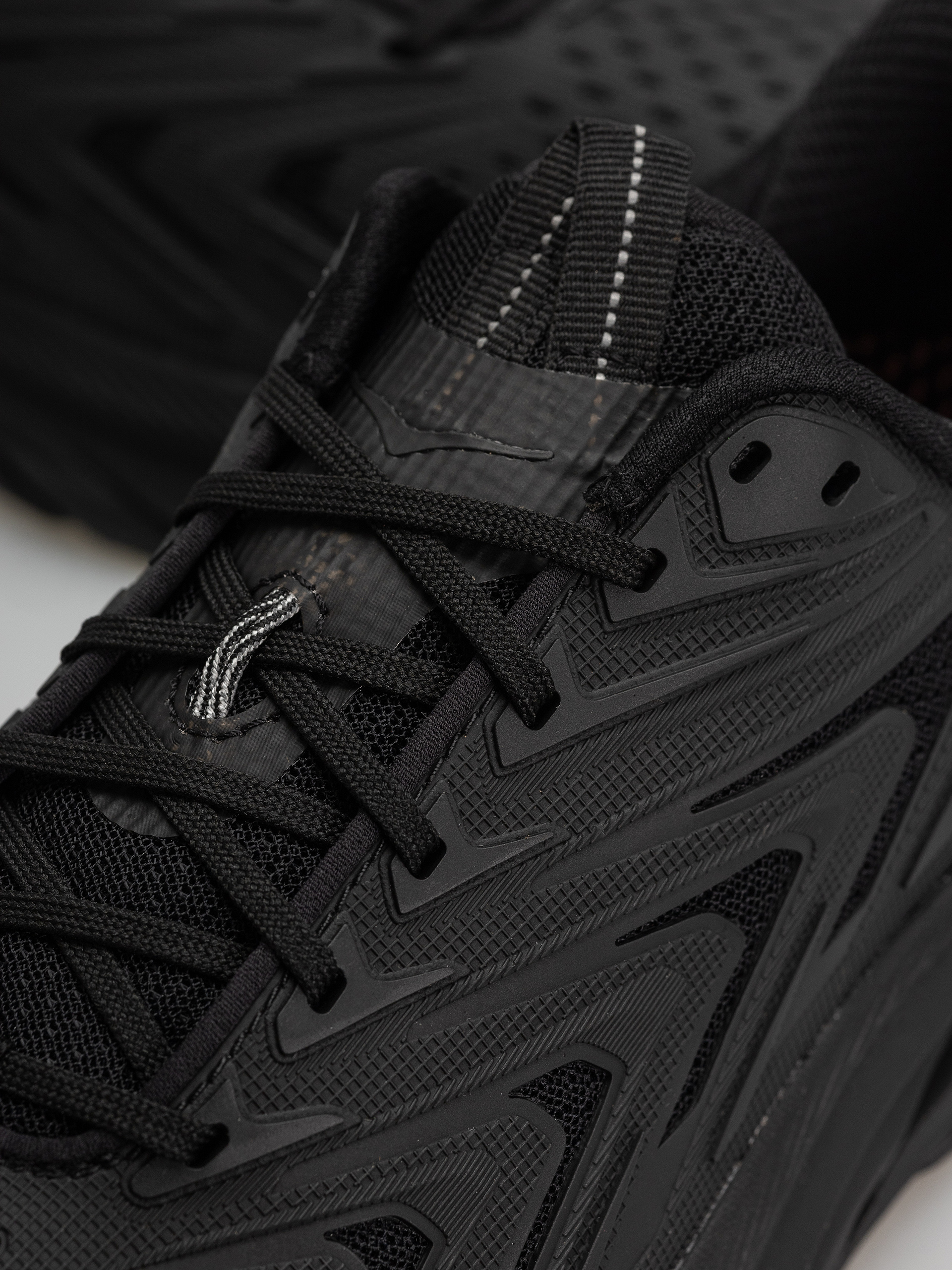 Pantofi Hoka Clifton UTL (black/black)