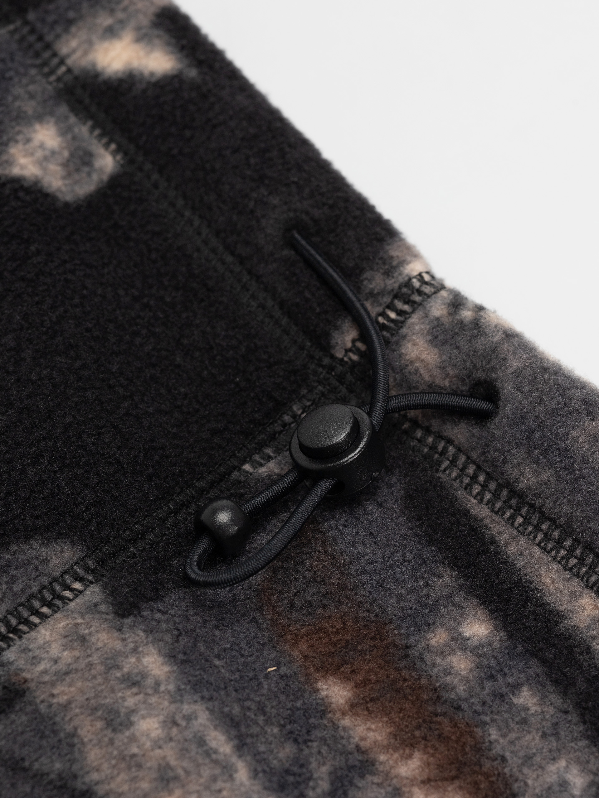 Eșarfă Carhartt WIP Blevin (camo feather tree black)