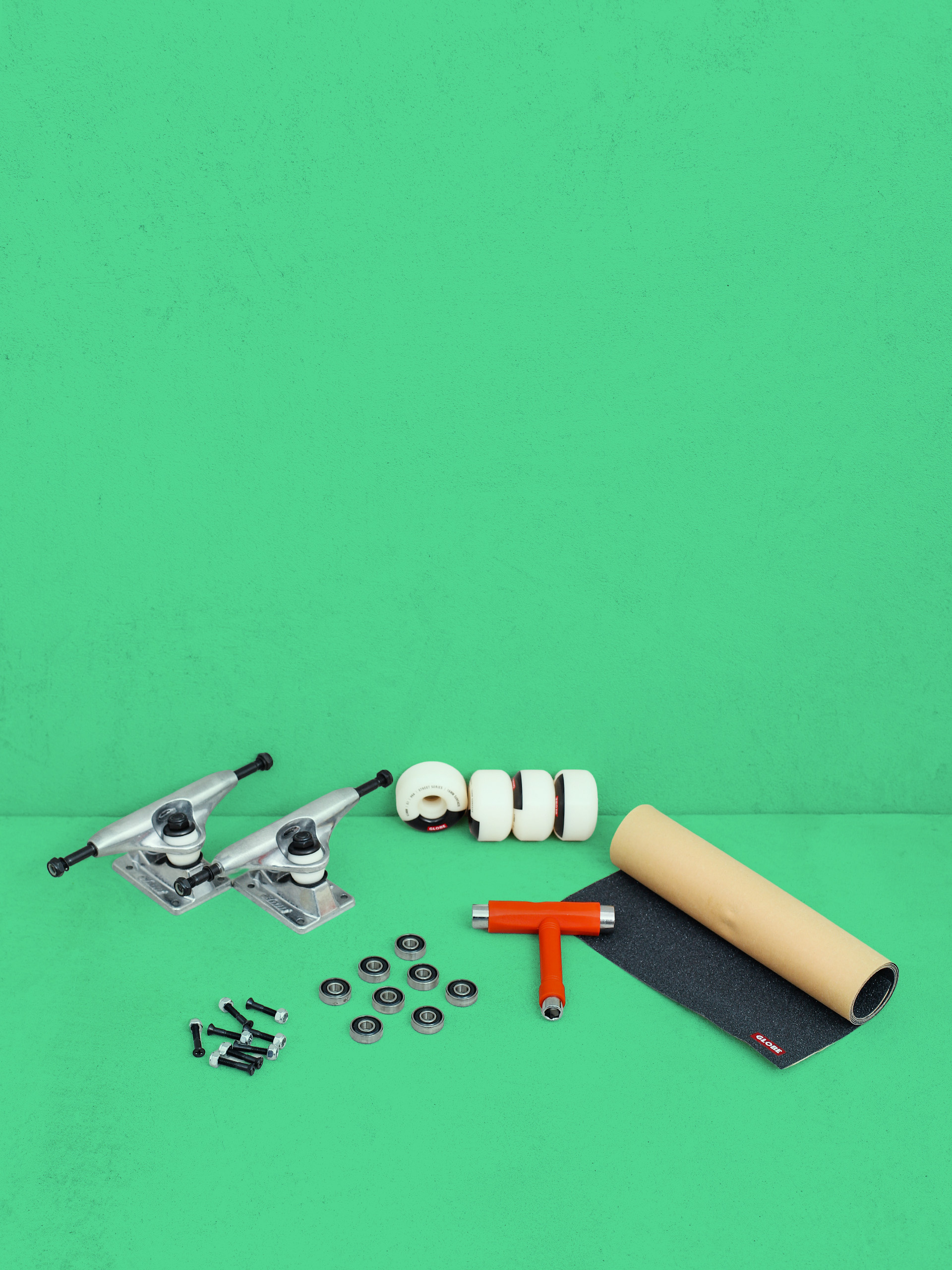 Cheie Globe Zestaw do deskorolki Everything But The Deck Kit (raw finish)