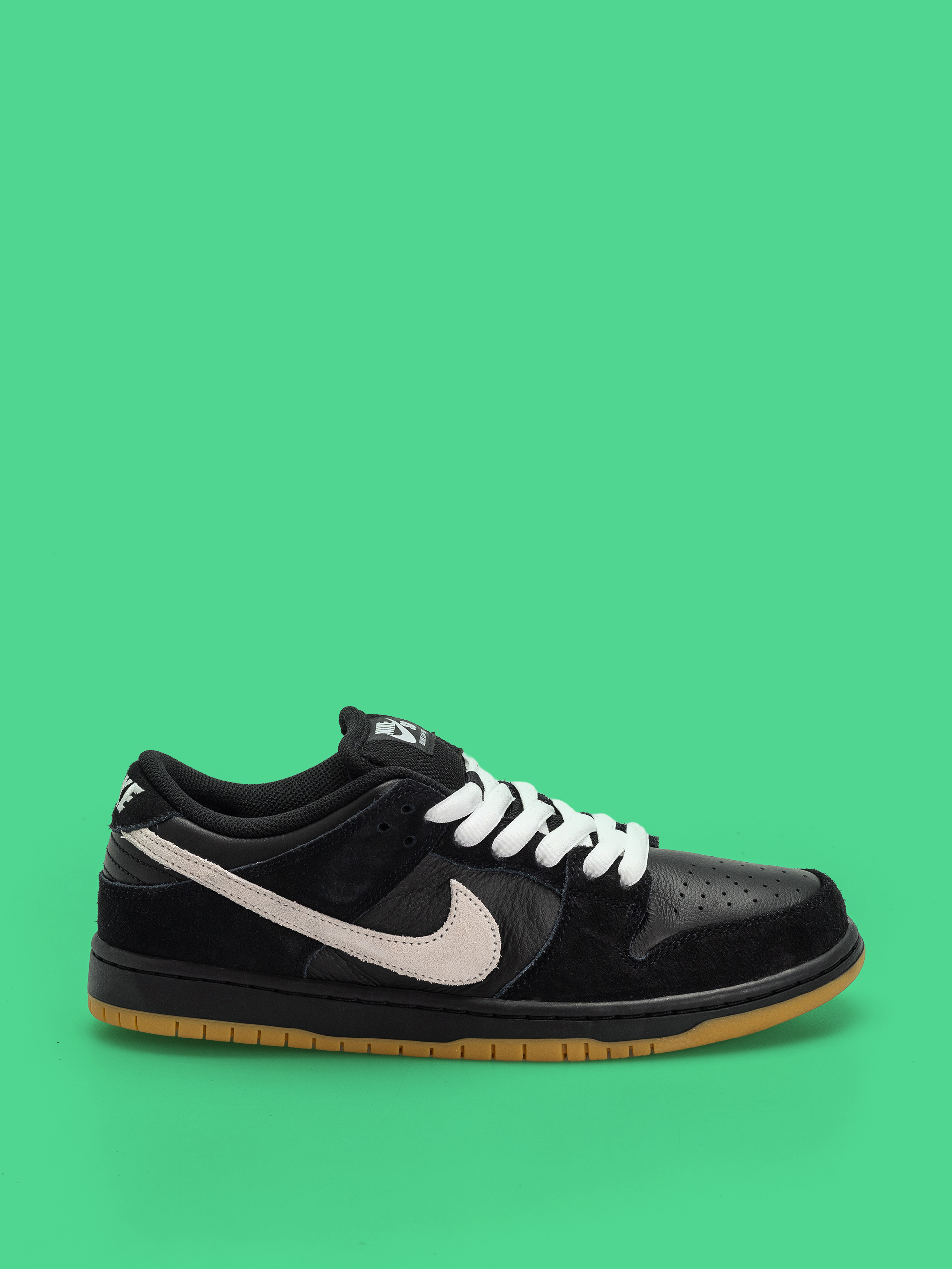 Pantofi Nike SB Dunk Low Pro (black/white black gum light brown)