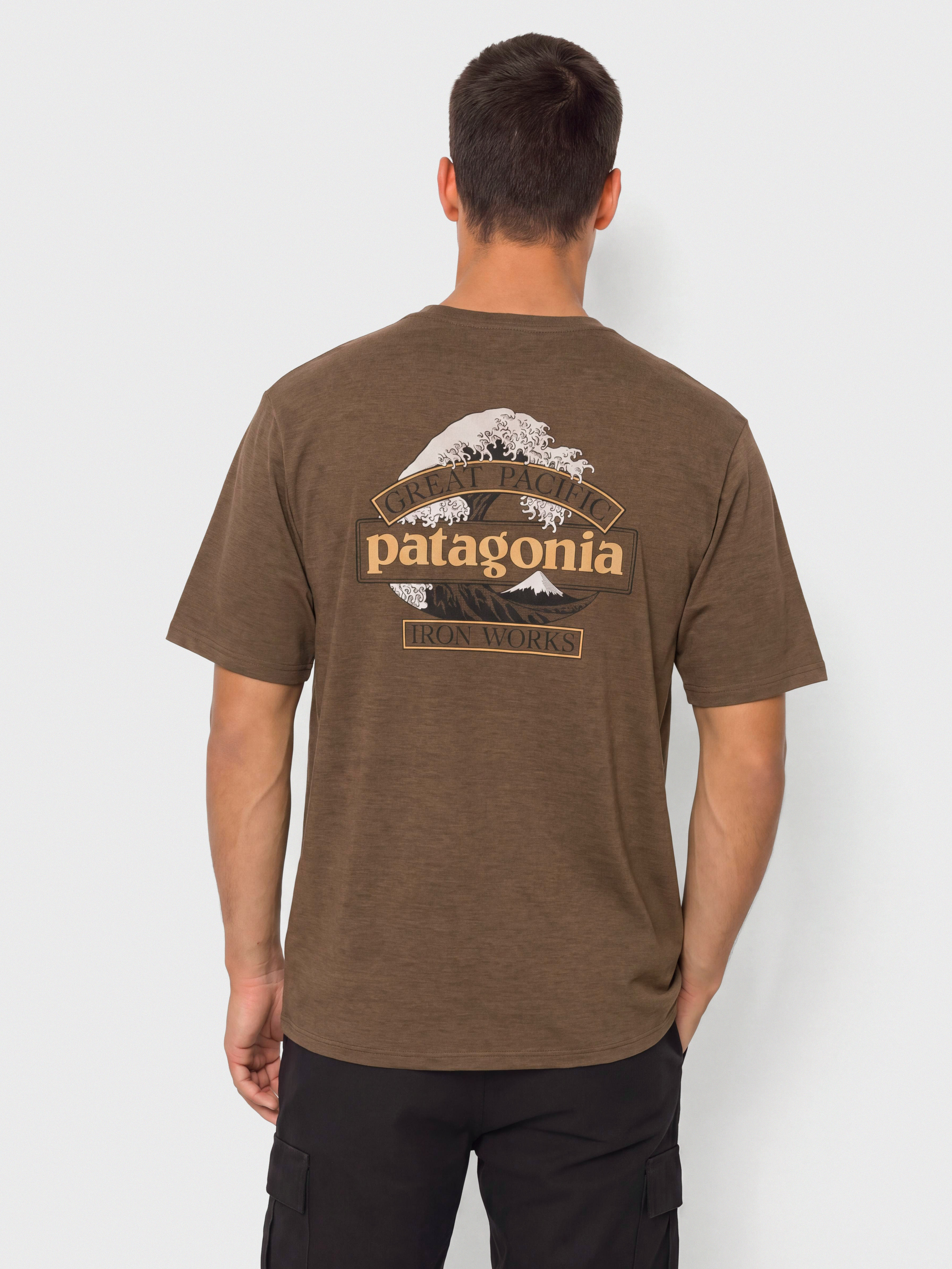 Tricou Patagonia Cap Cool Daily Great Waves (berm brown light berm brown x dye)