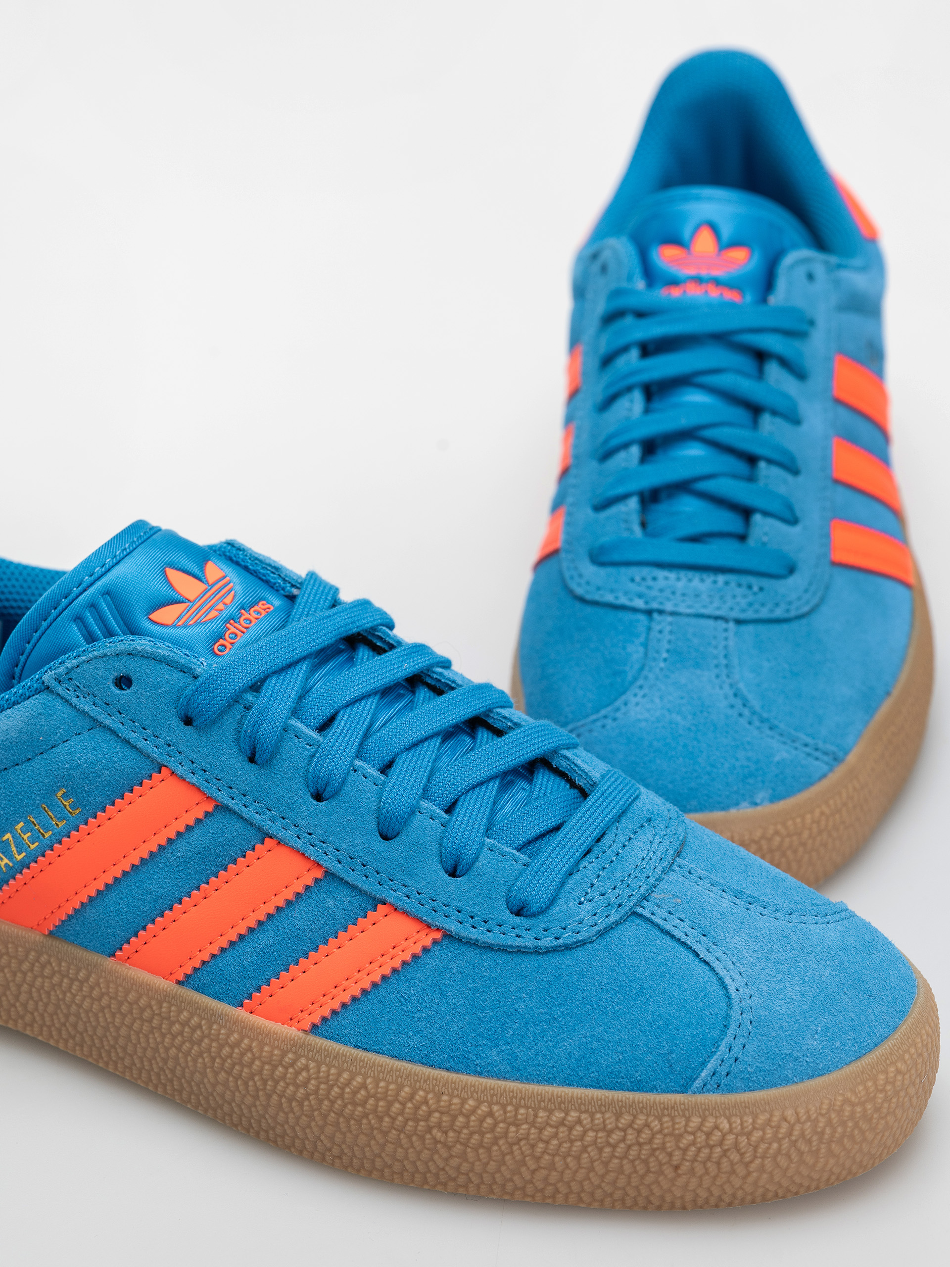 Pantofi adidas Gazelle Adv (brblue/solred/gum4)
