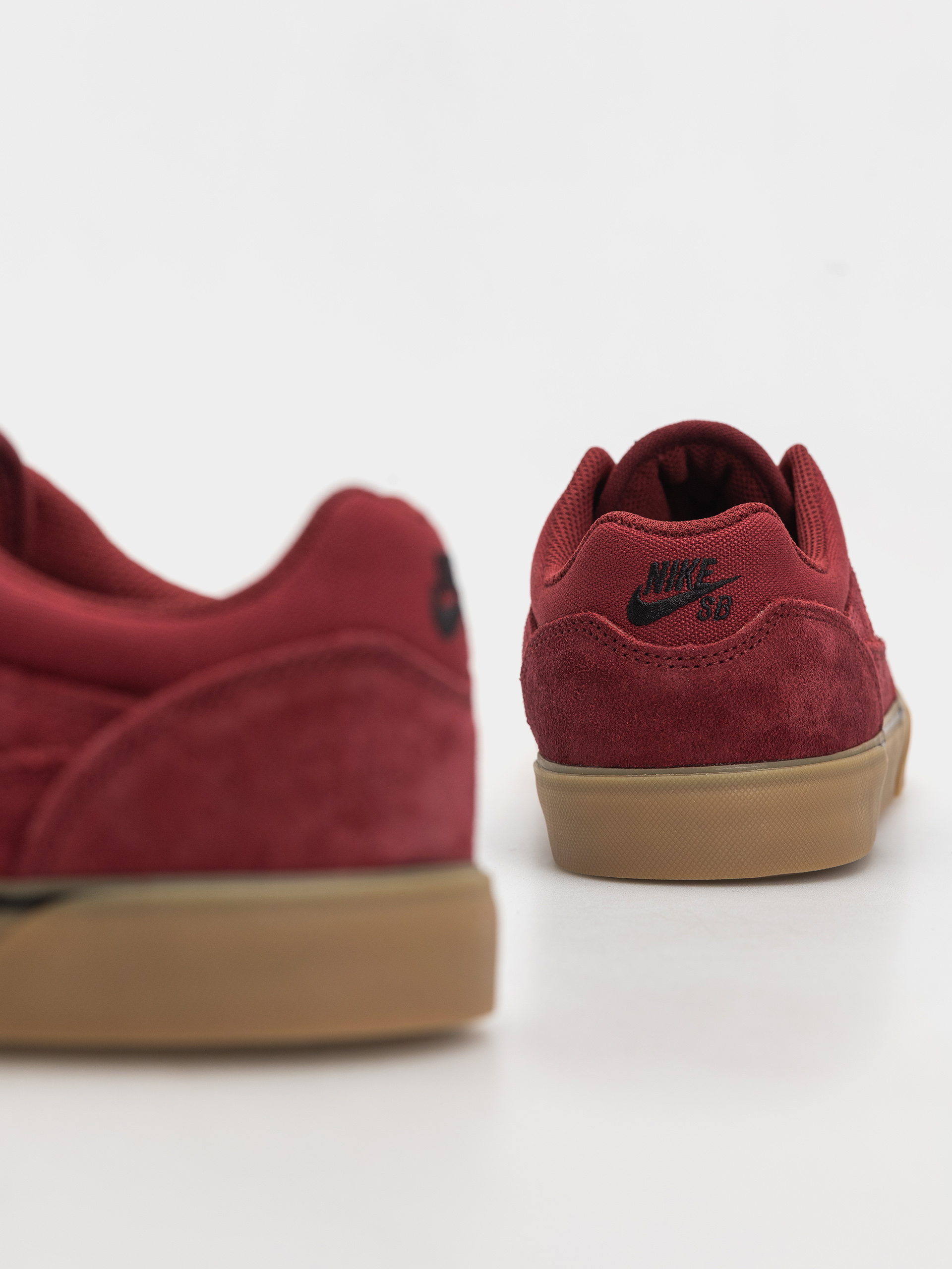 Pantofi Nike SB Malor (team red/black black gum light brown)