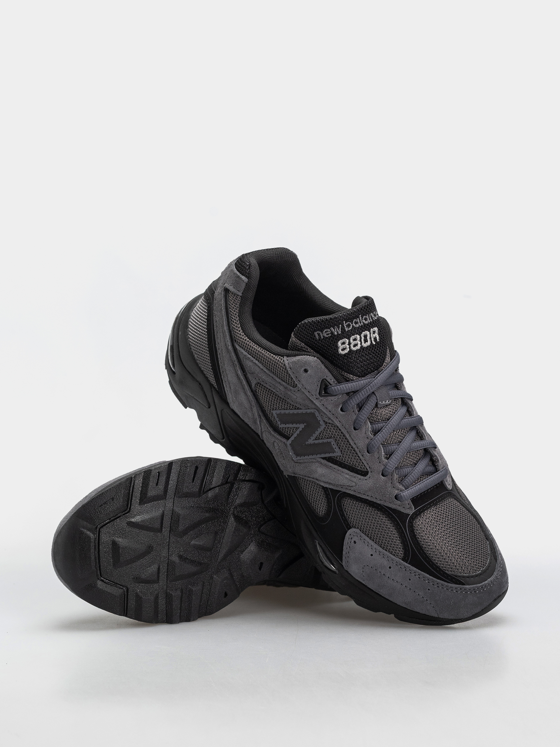 Pantofi New Balance 880R (magnet/black)
