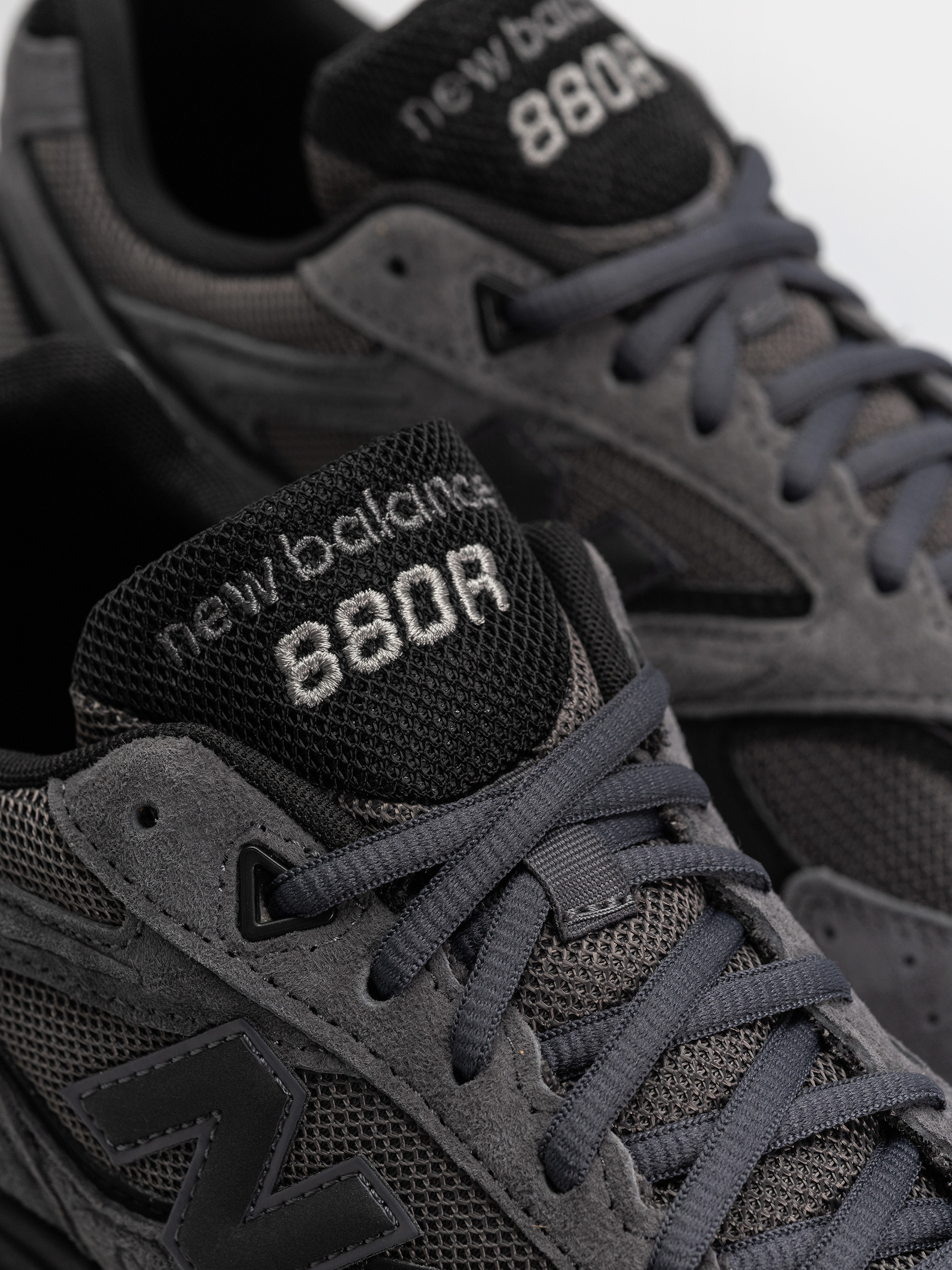 Pantofi New Balance 880R (magnet/black)