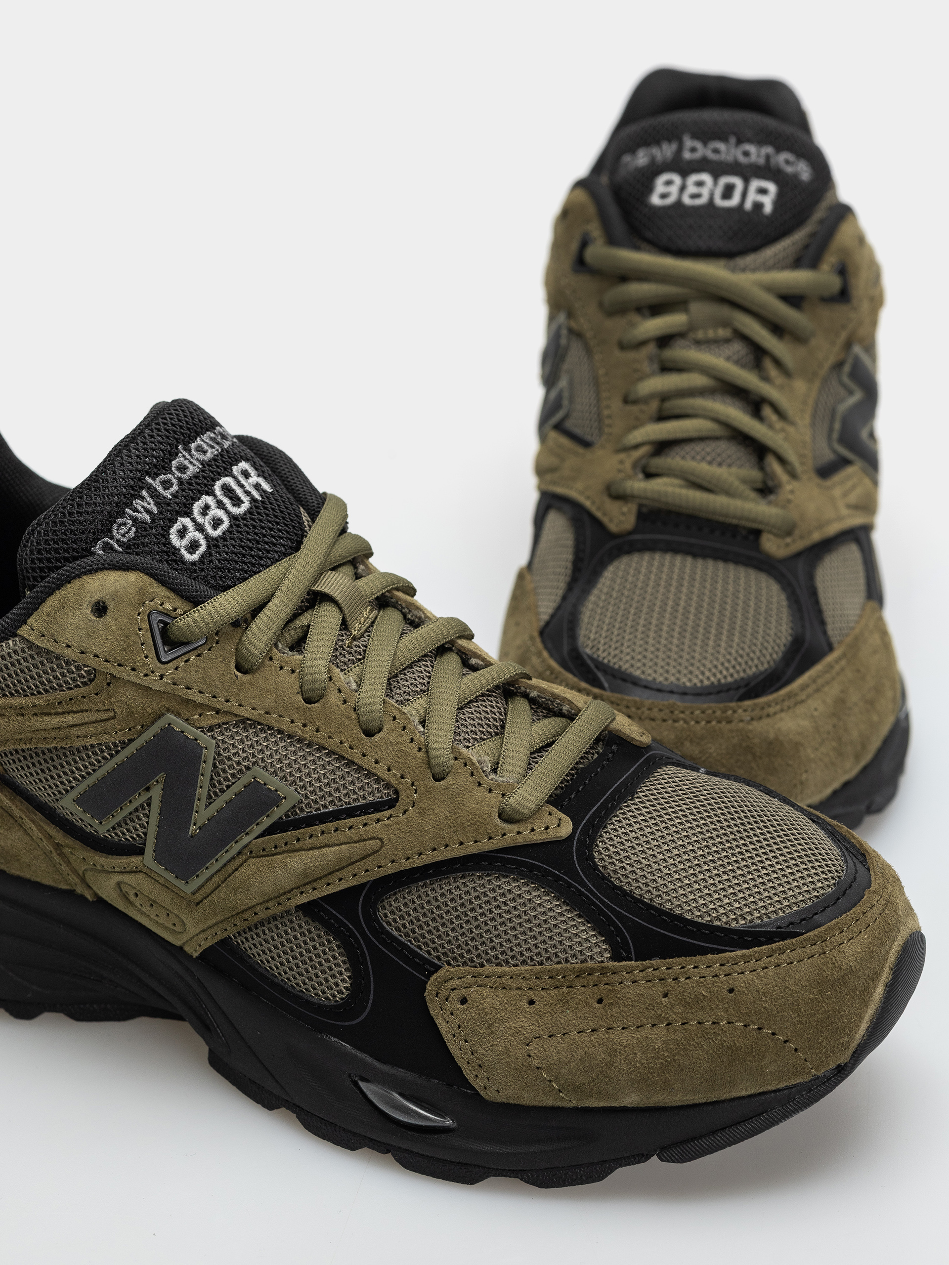 Pantofi New Balance 880R (wakame/black)
