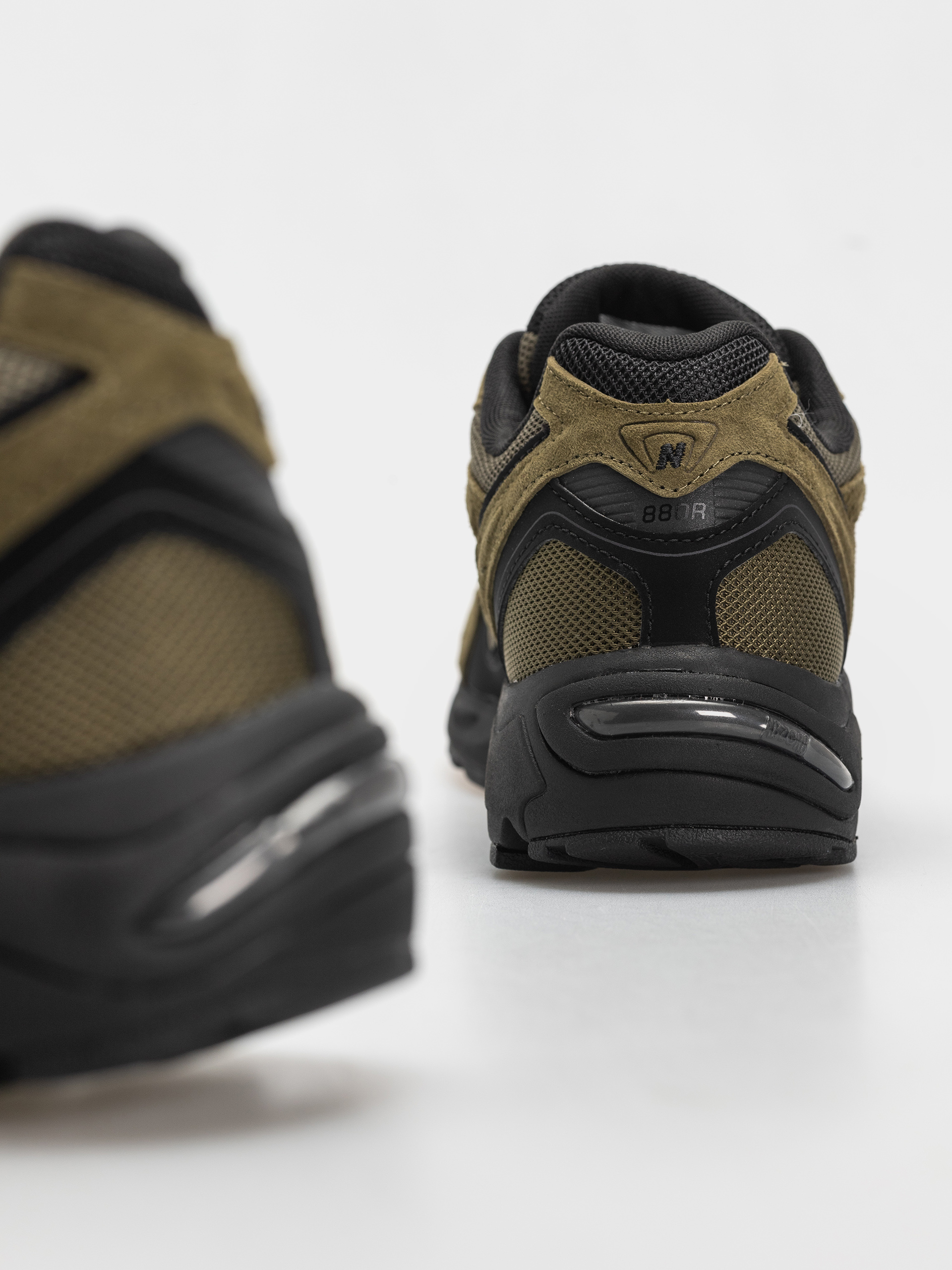 Pantofi New Balance 880R (wakame/black)