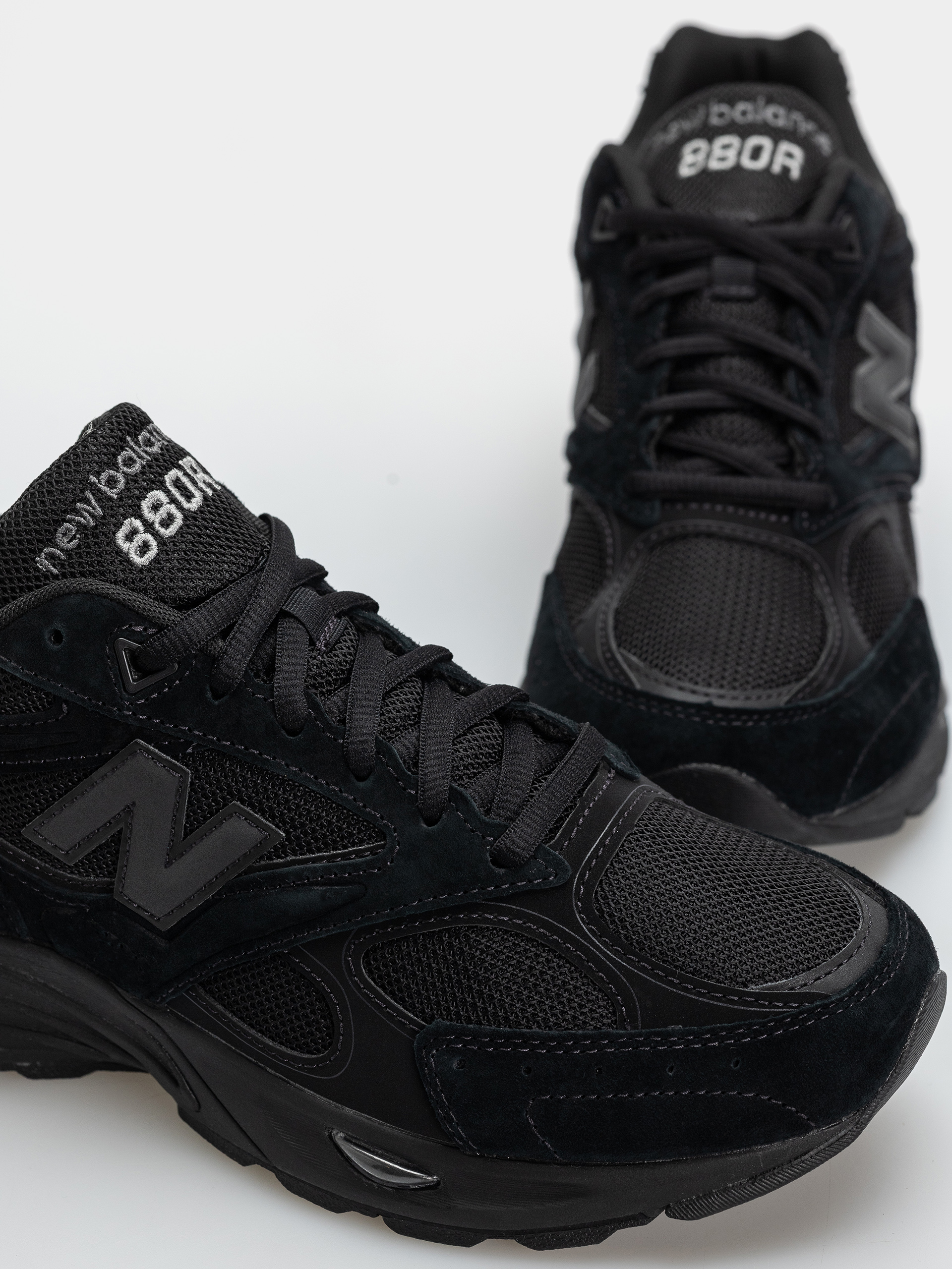 Pantofi New Balance 880R (black/black)
