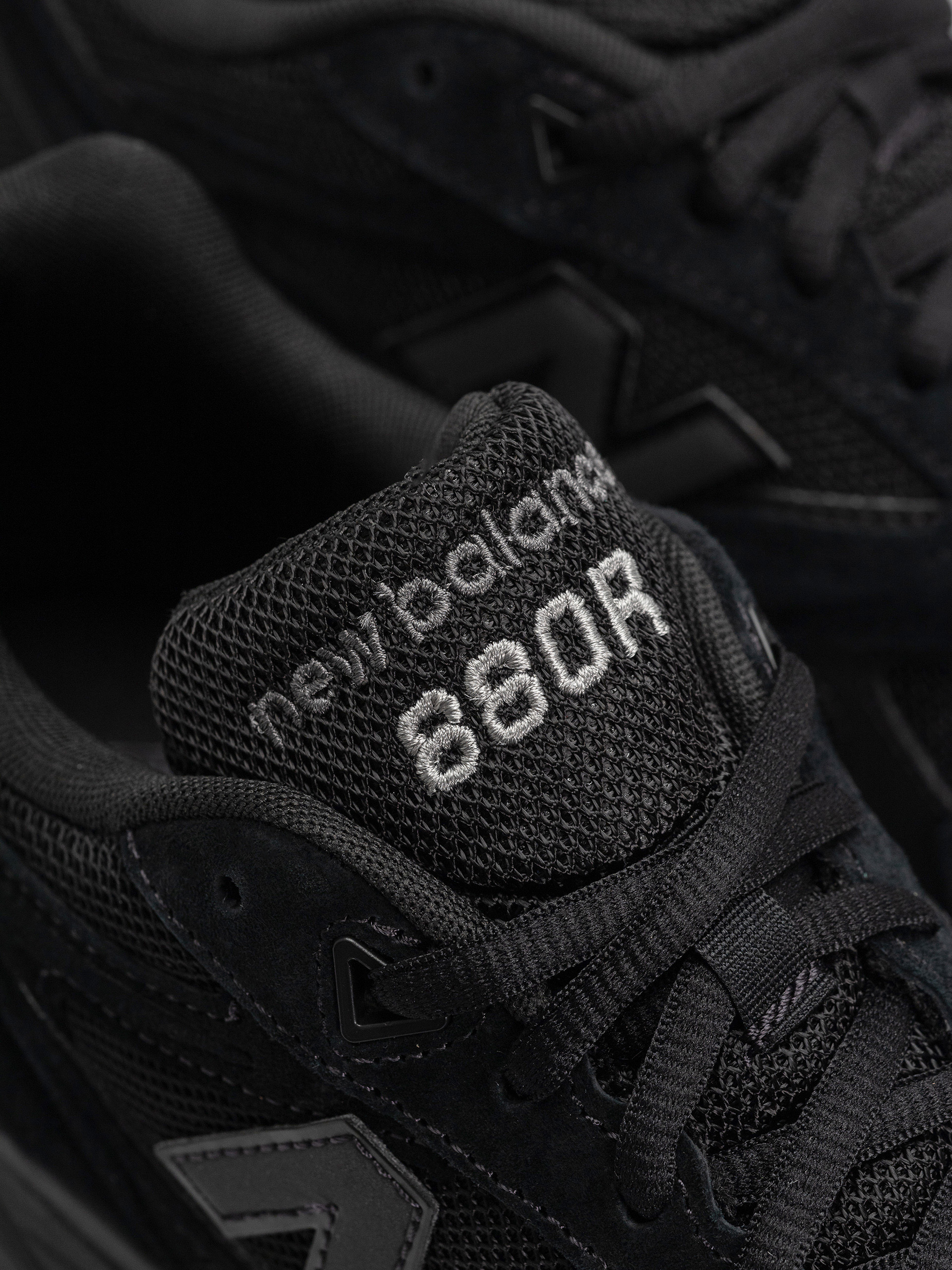 Pantofi New Balance 880R (black/black)