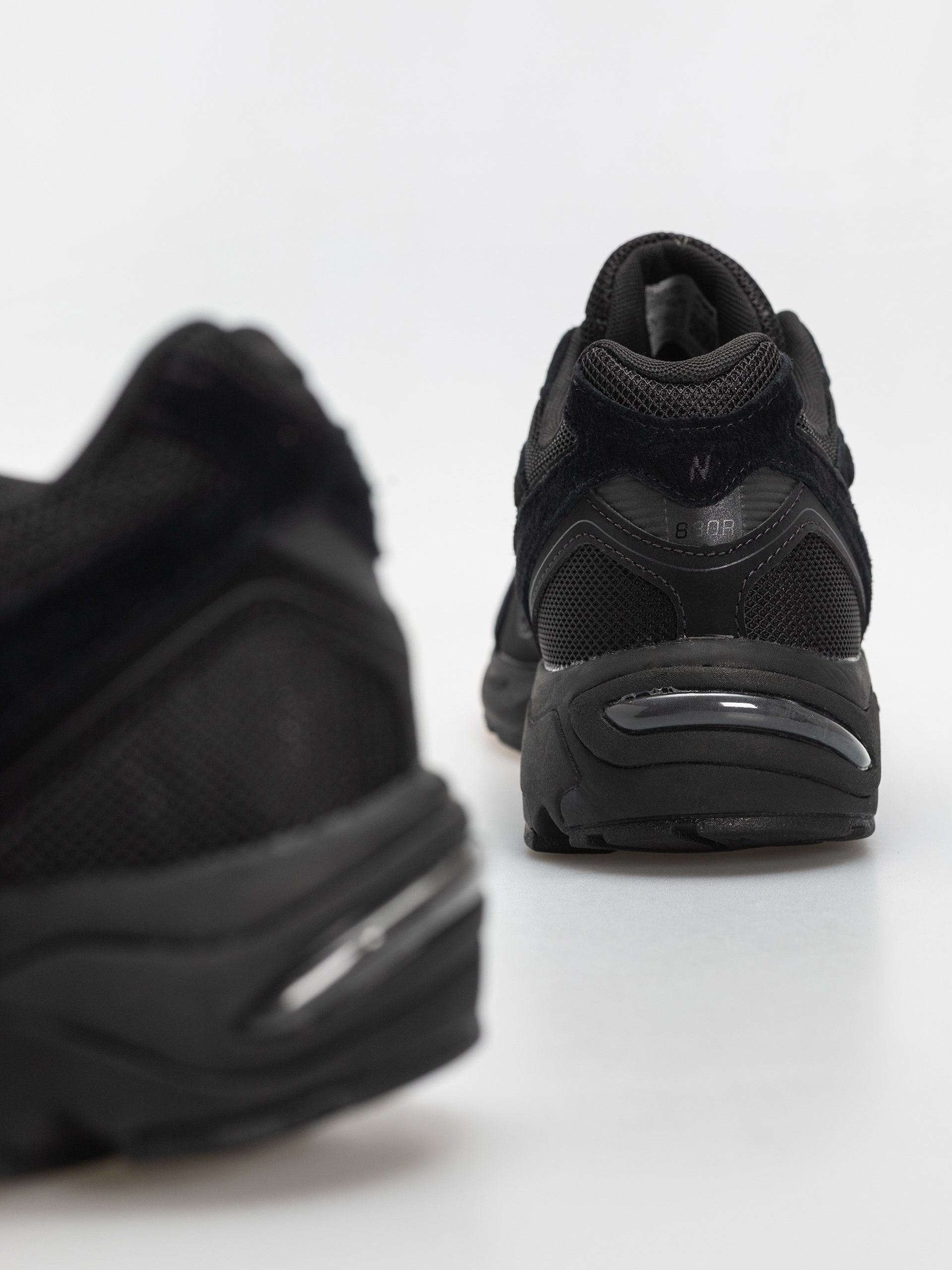 Pantofi New Balance 880R (black/black)