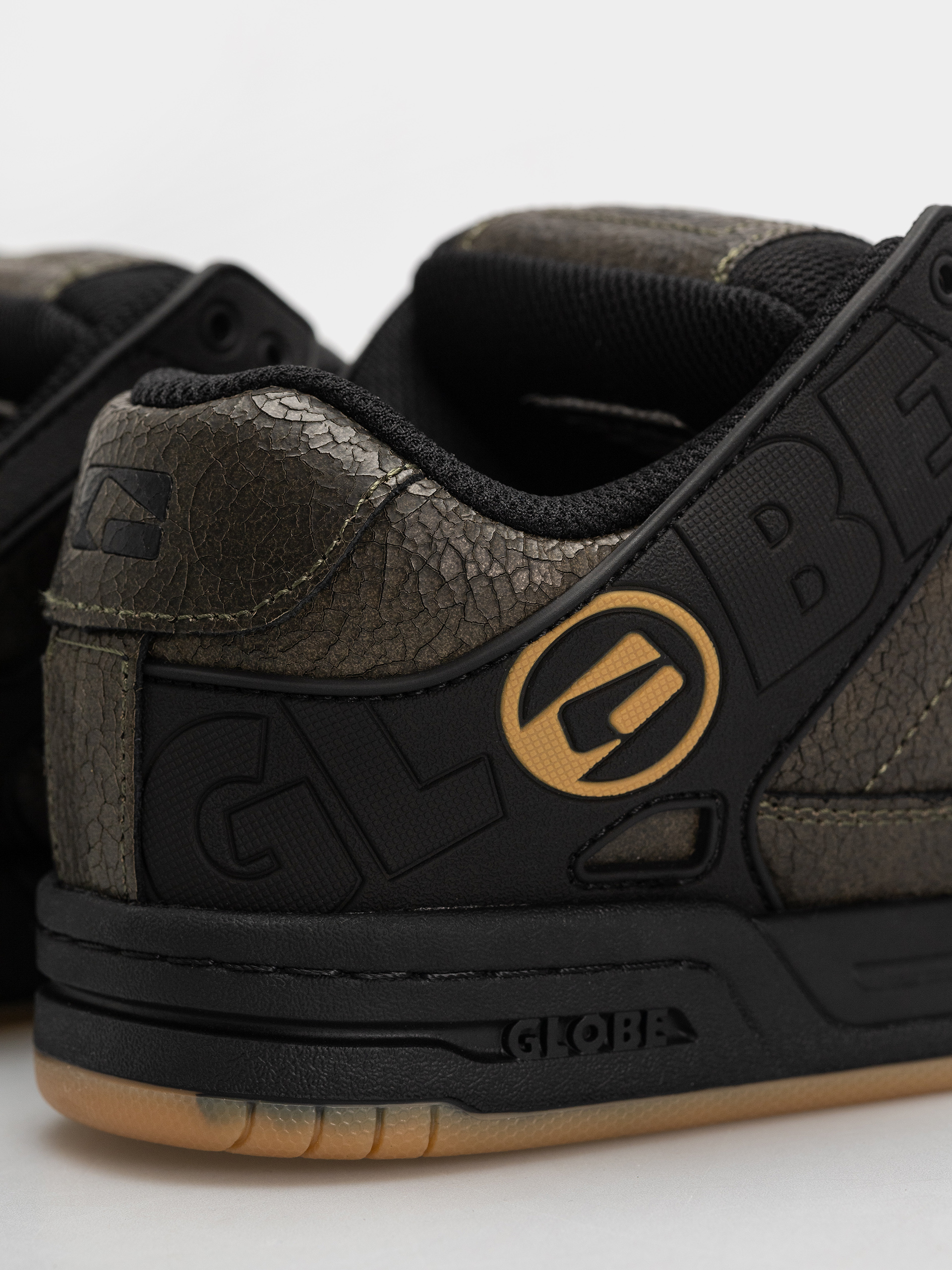 Pantofi Globe Tilt (distressed leather)