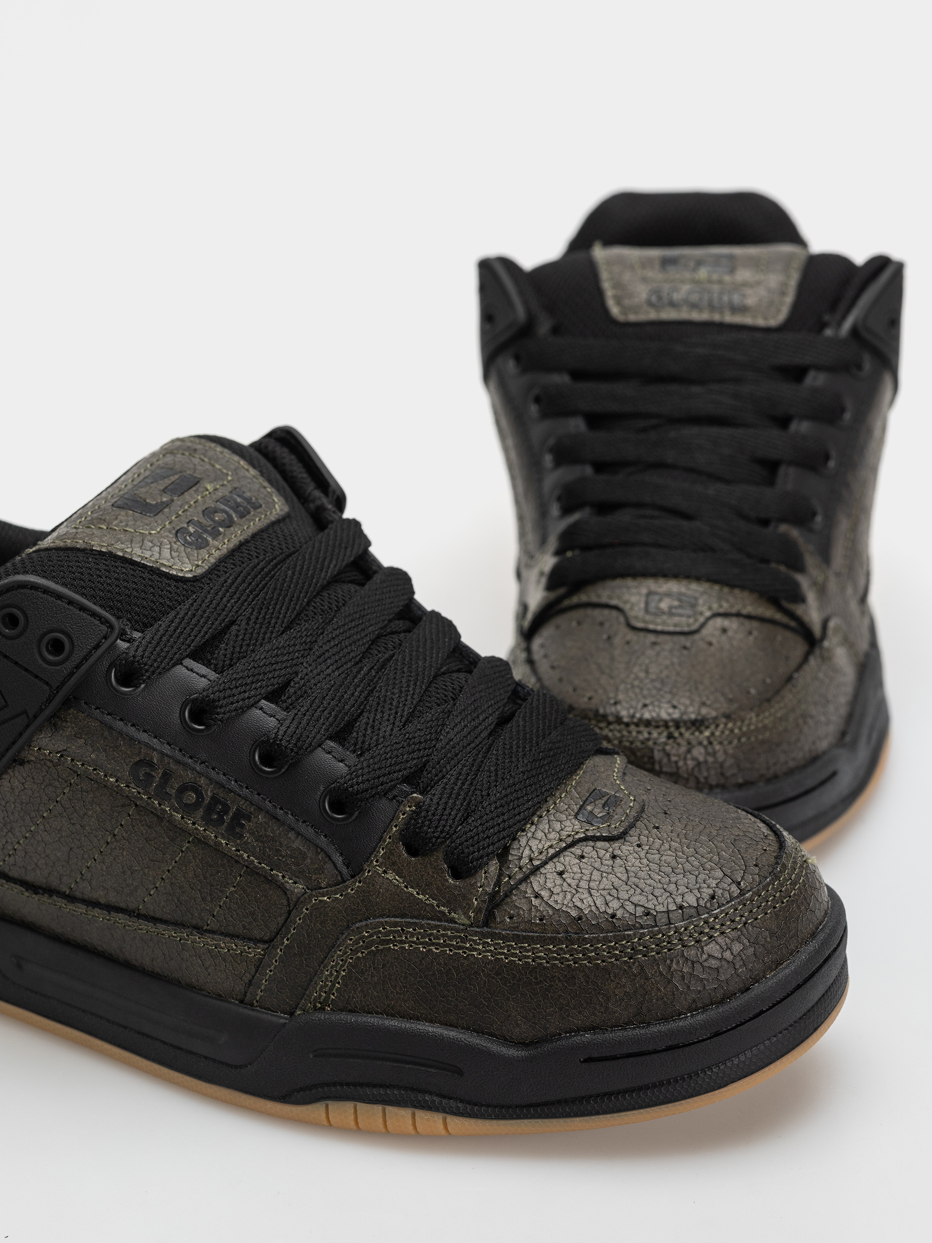 Pantofi Globe Tilt (distressed leather)